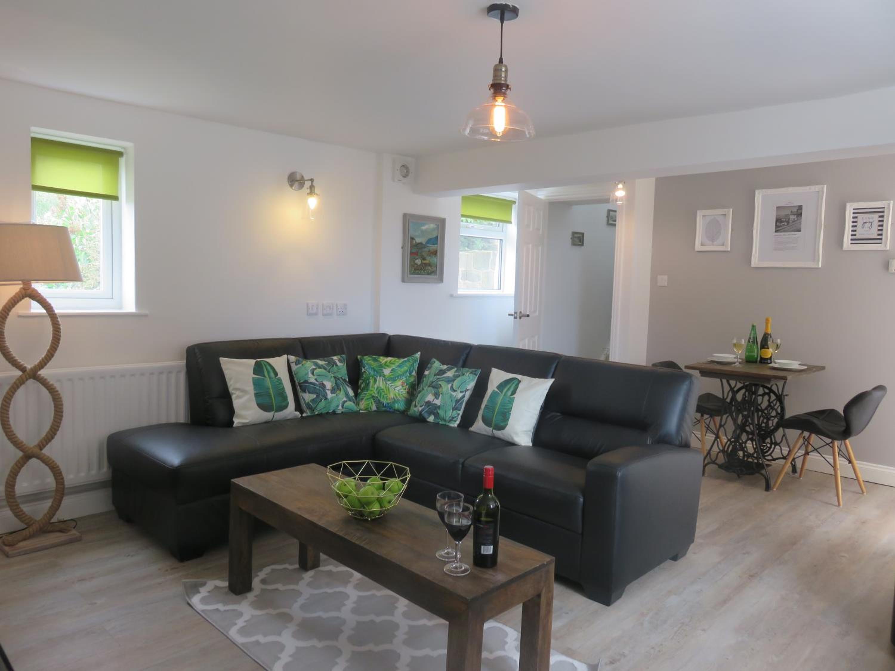 One-Bedroom Apartment - Photo 1