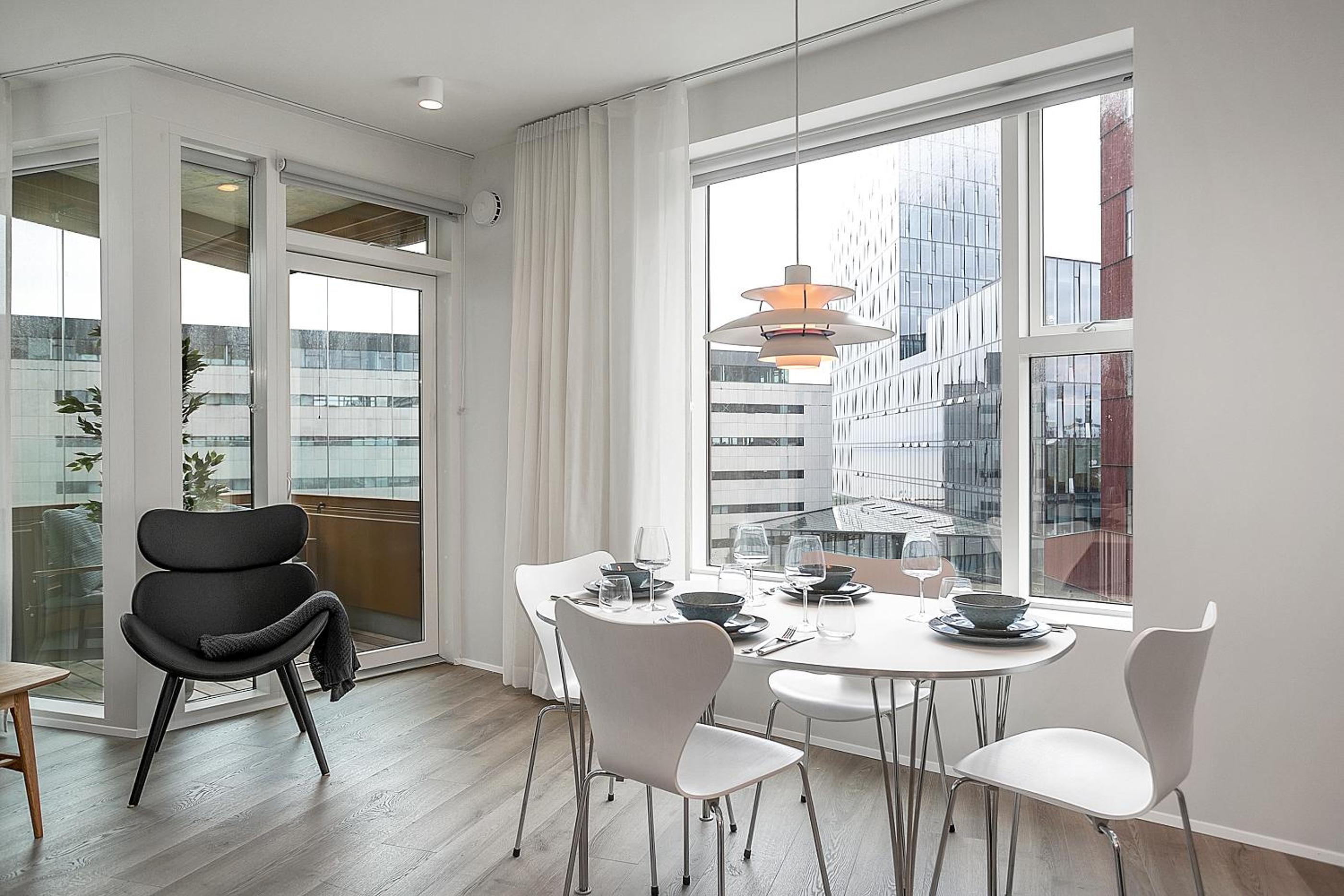 One-Bedroom Apartment with Balcony - Photo 26
