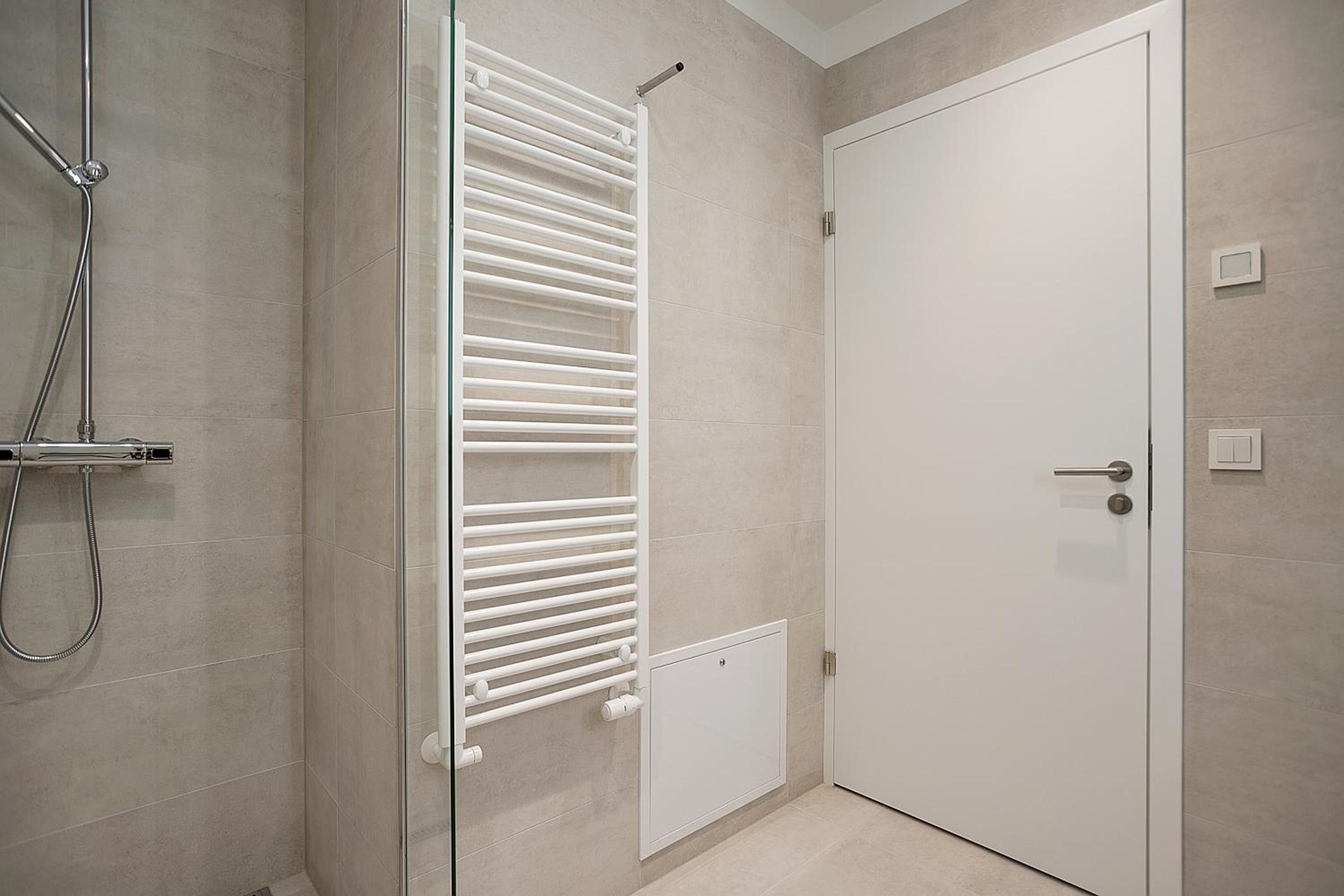 One-Bedroom Apartment with Balcony - Photo 27