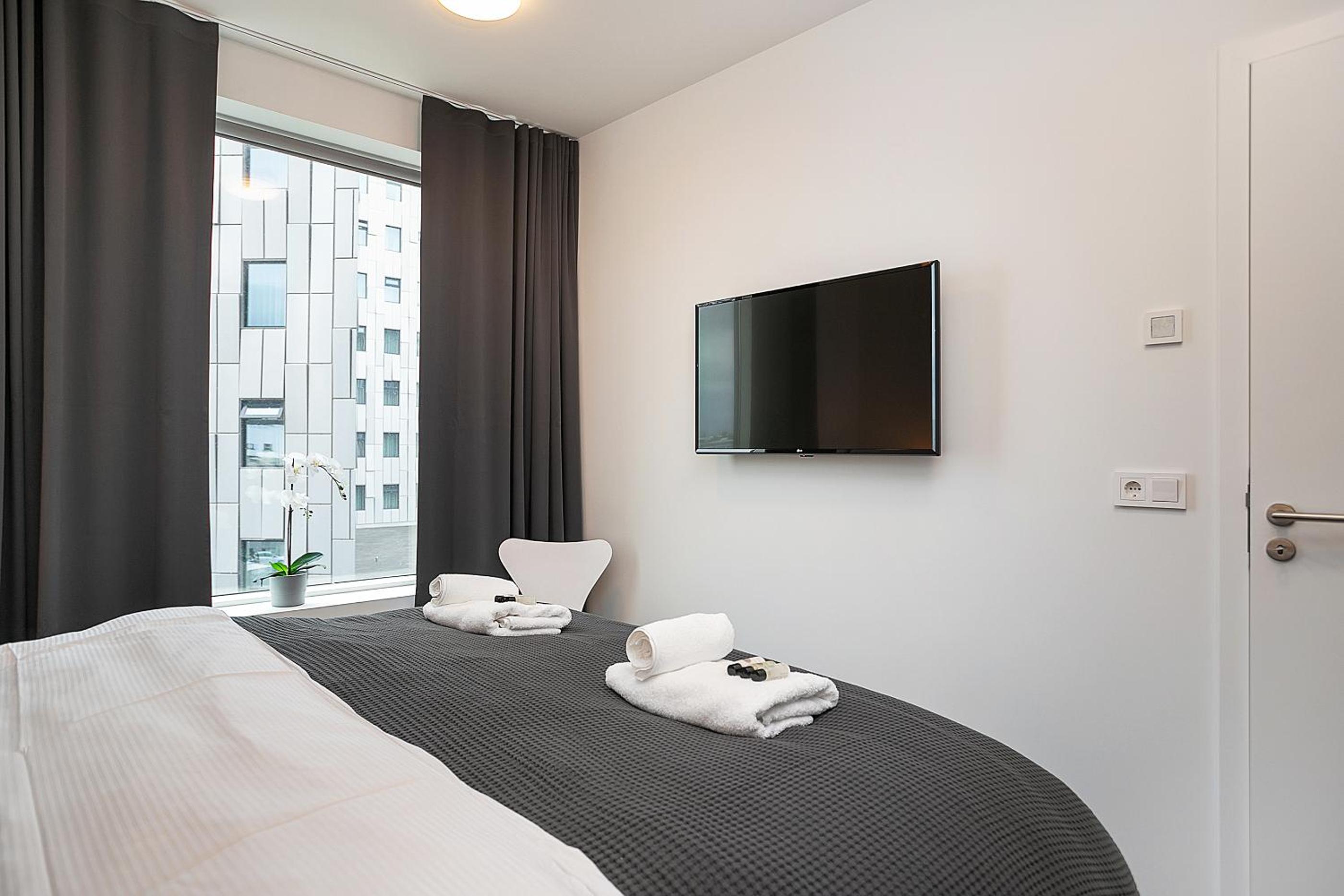 One-Bedroom Apartment with Balcony - Photo 19