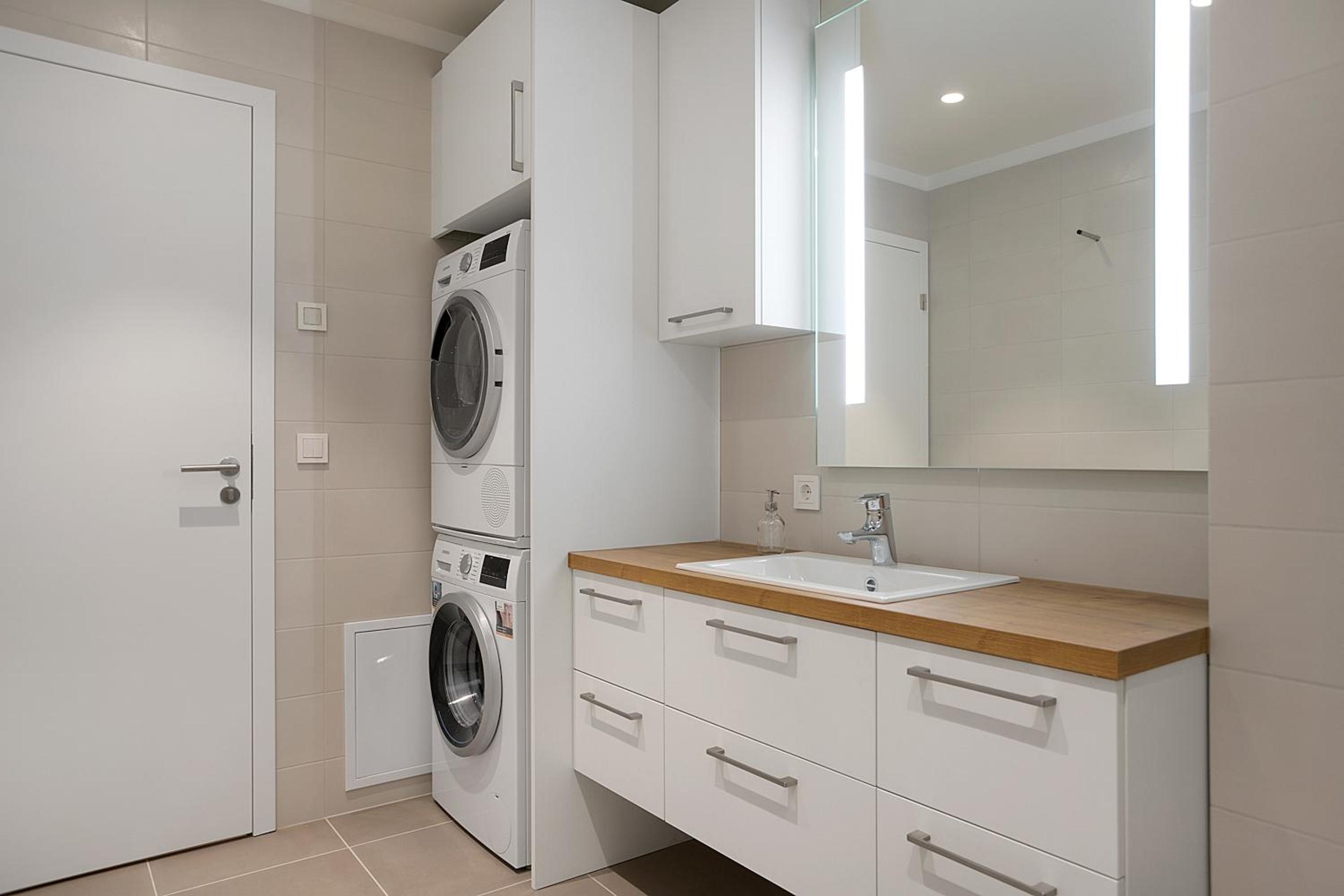 Two-Bedroom Apartment with Balcony and 2 Bathrooms - Photo 6