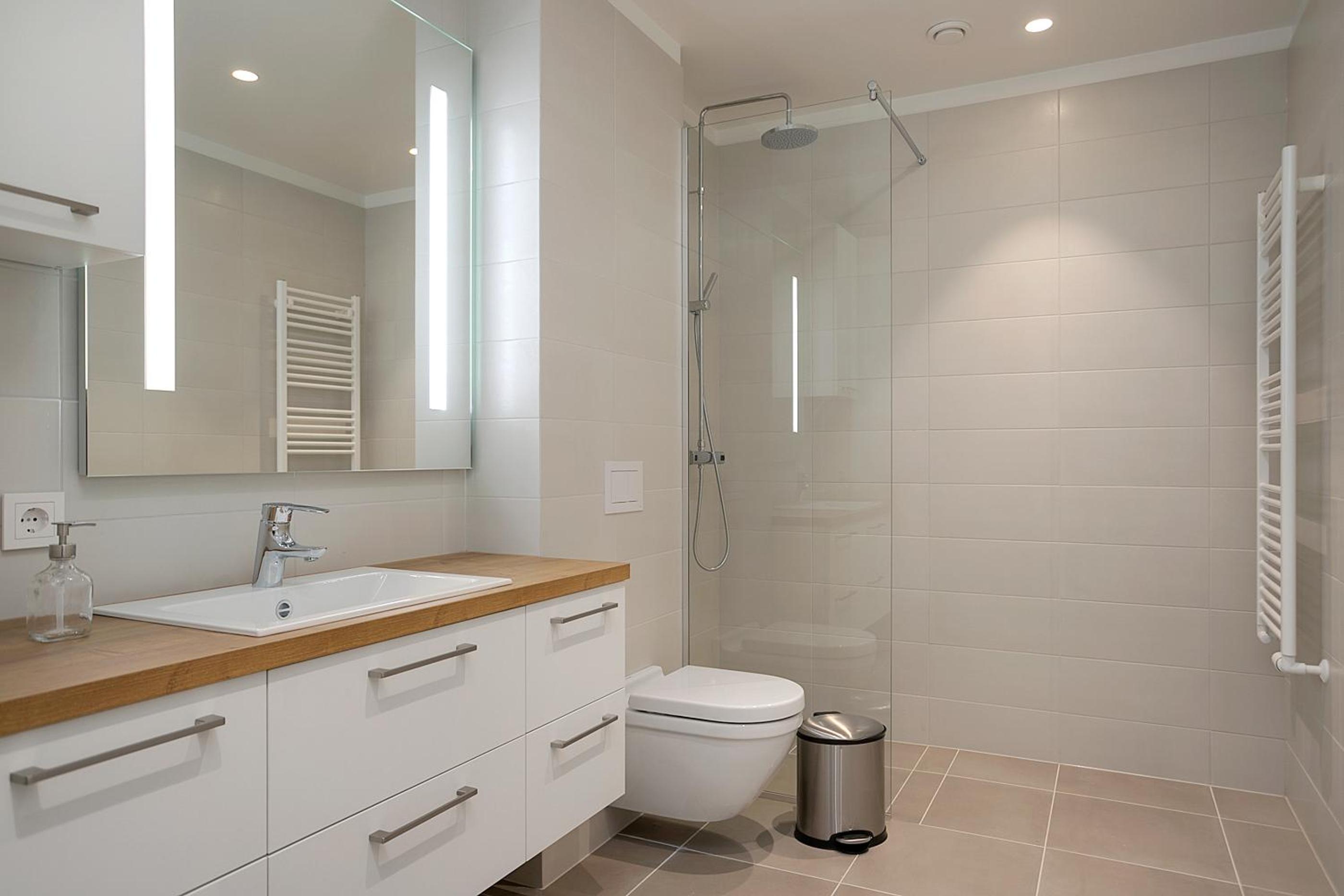 Two-Bedroom Apartment with Balcony and 2 Bathrooms - Photo 16