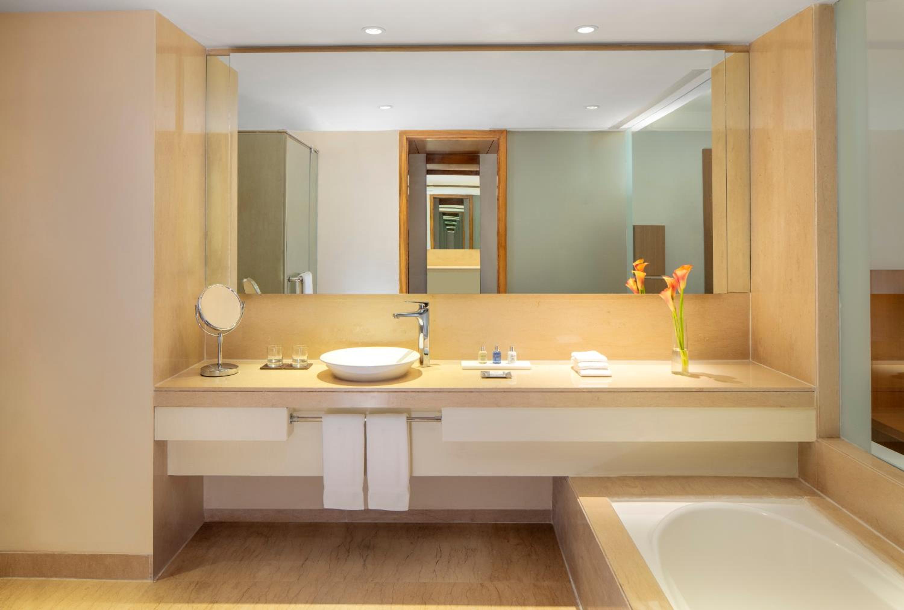 Business Class Room with 15% Discount on Food and Soft Beverages Business Class Room with 15% Discount on Food and Soft Beverages