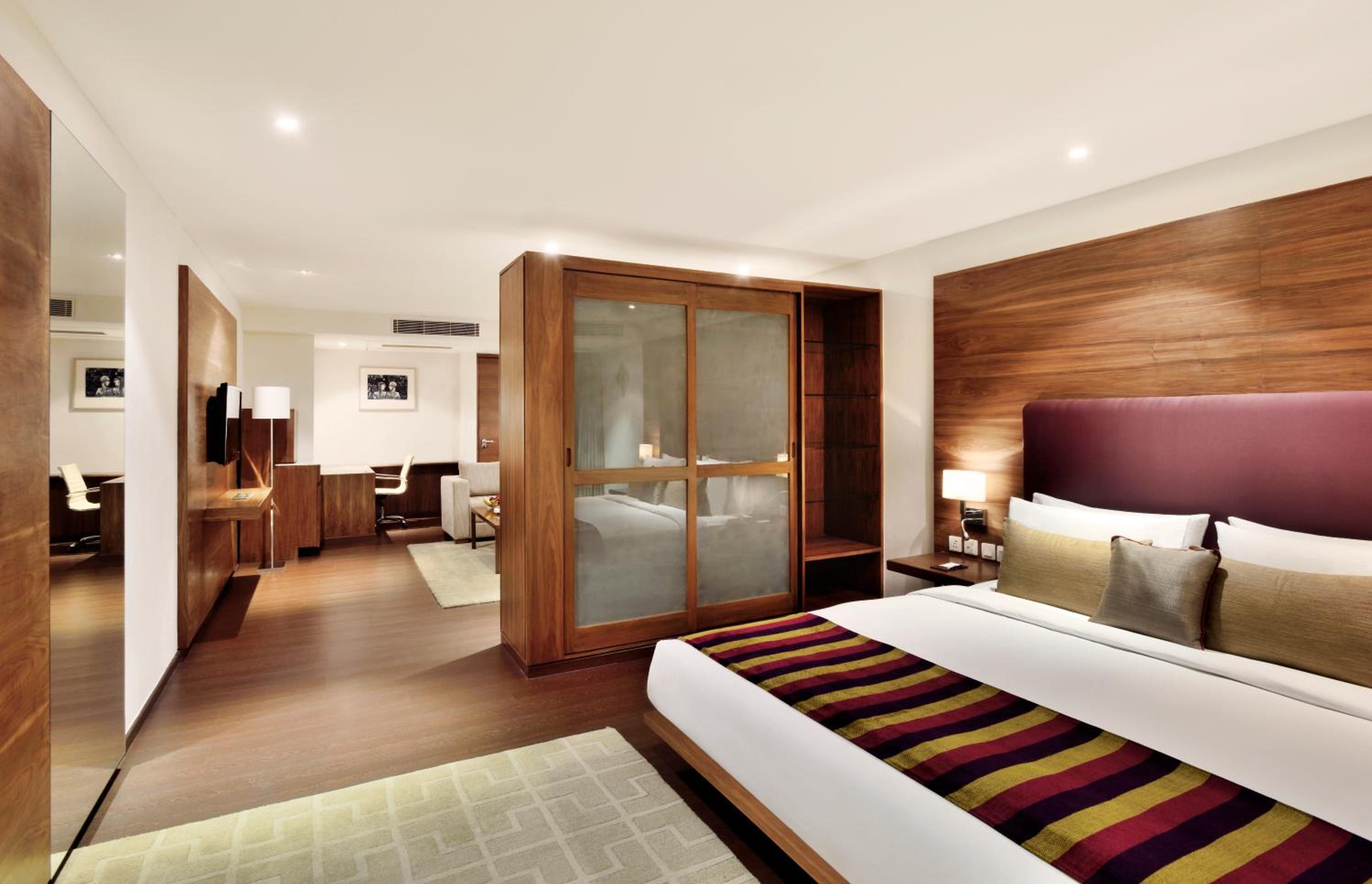 Deluxe Suite with 15% Discount on Food and Soft Beverages photo 2