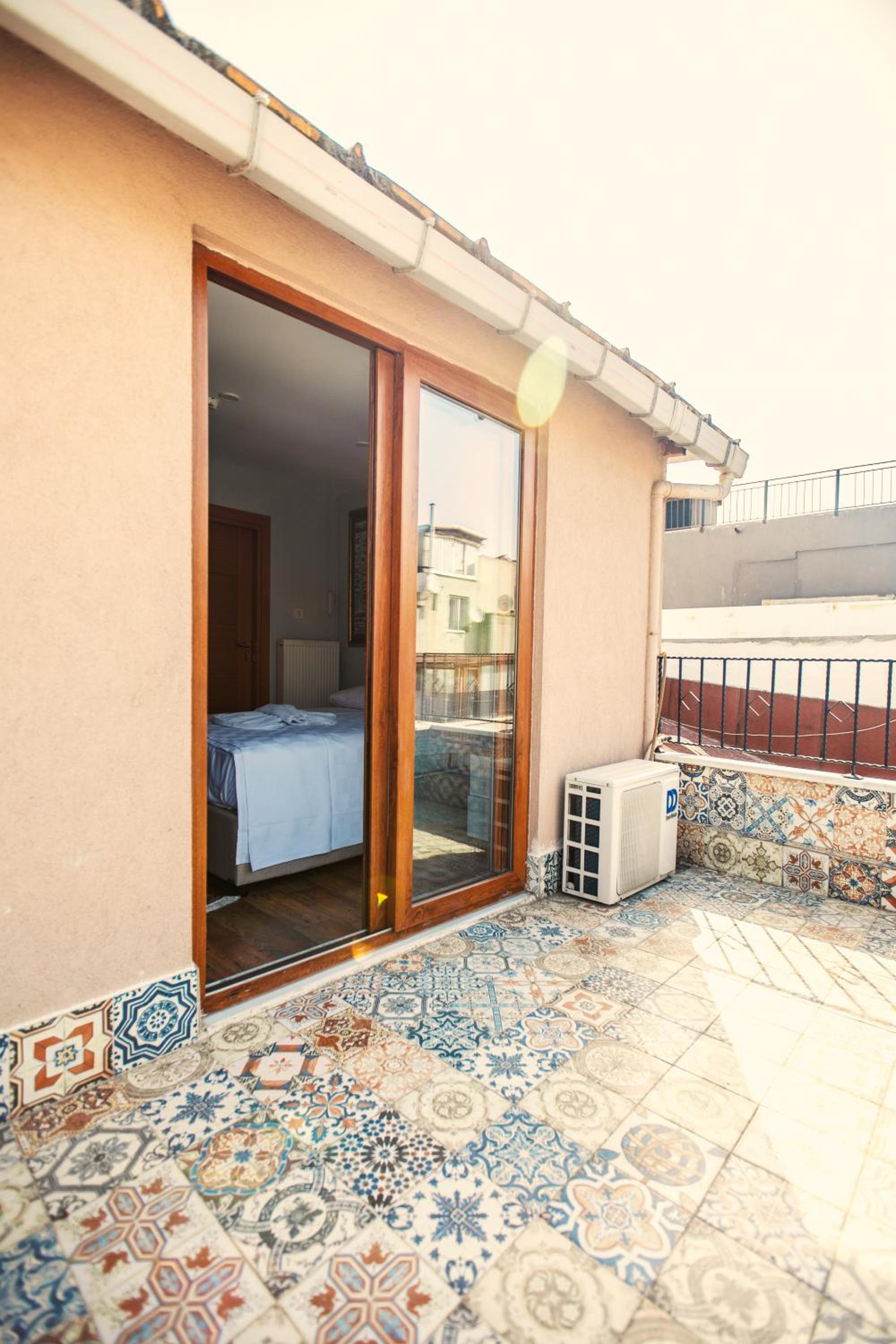 Deluxe Double Room with Balcony photo 2