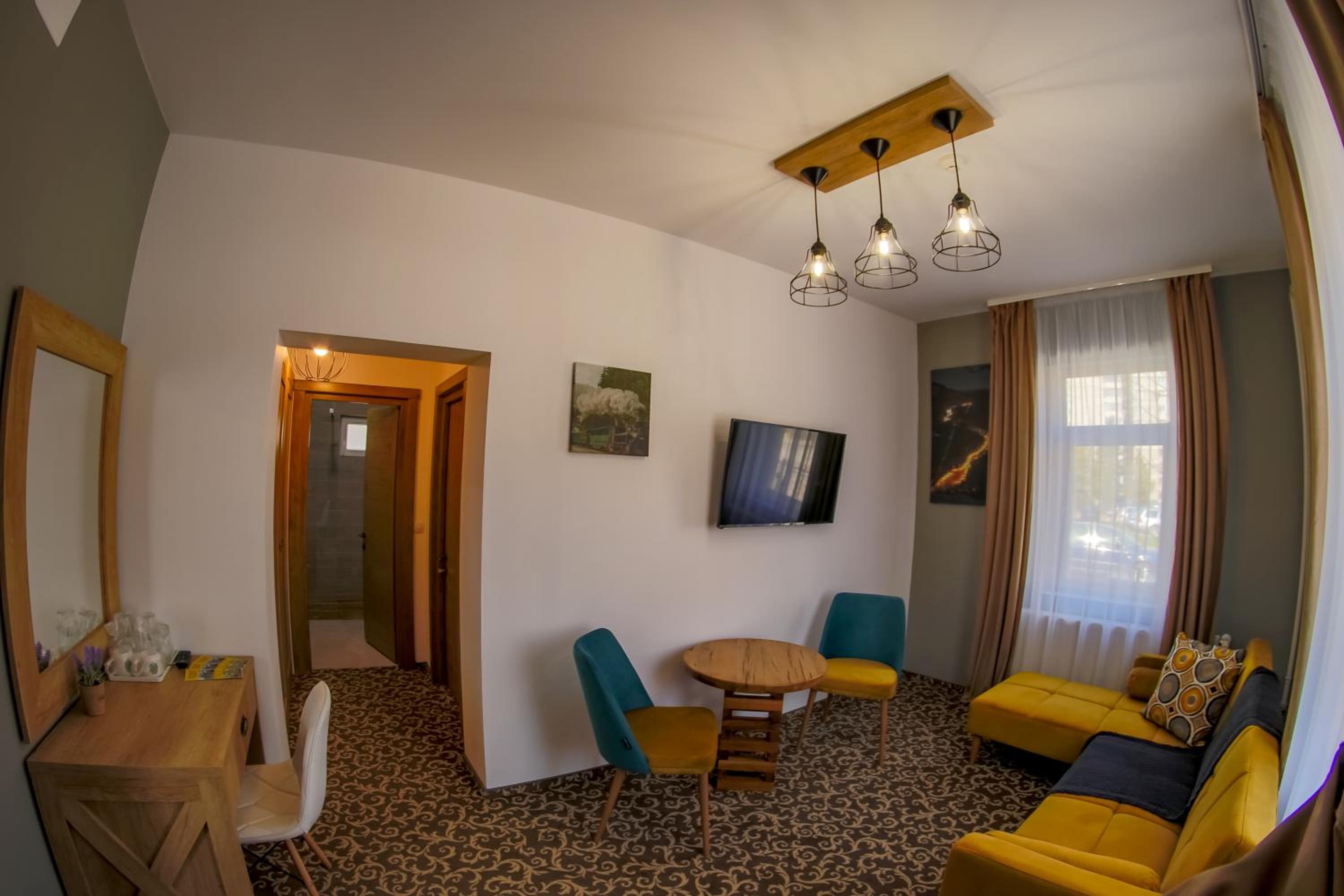 Apartment - Ground Floor - Photo 2