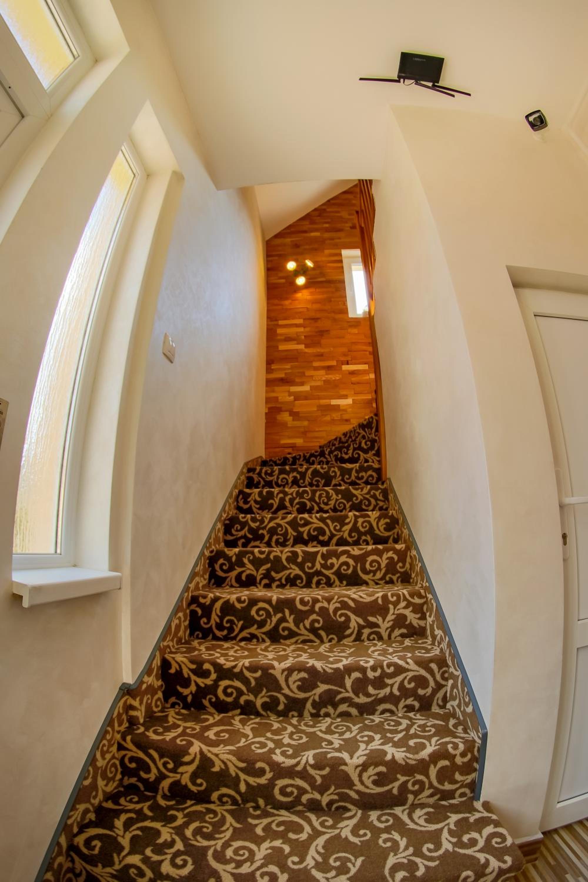 Deluxe Room - Photo 17