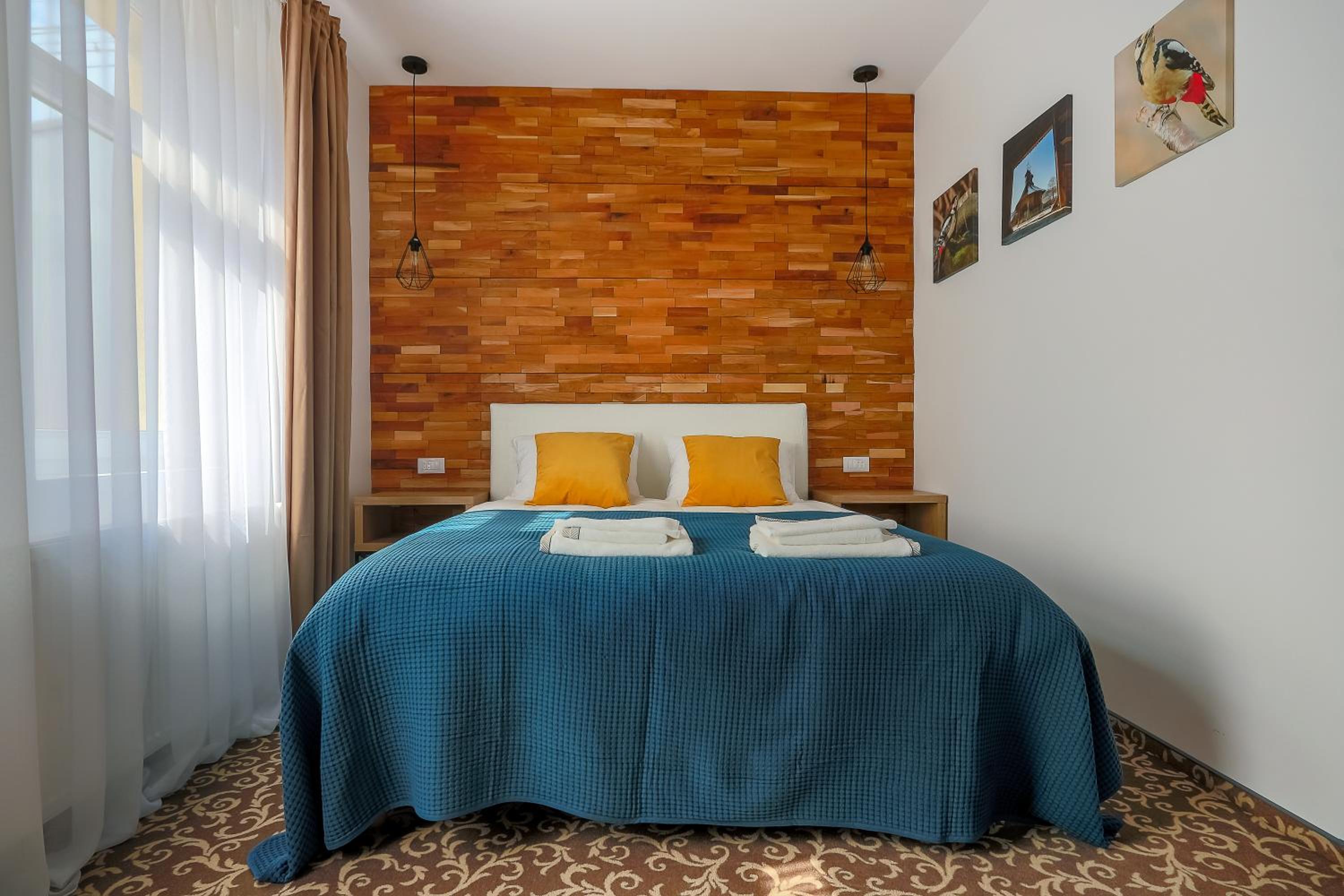 Deluxe Room (2 Adults + 1 Child) - Photo 20