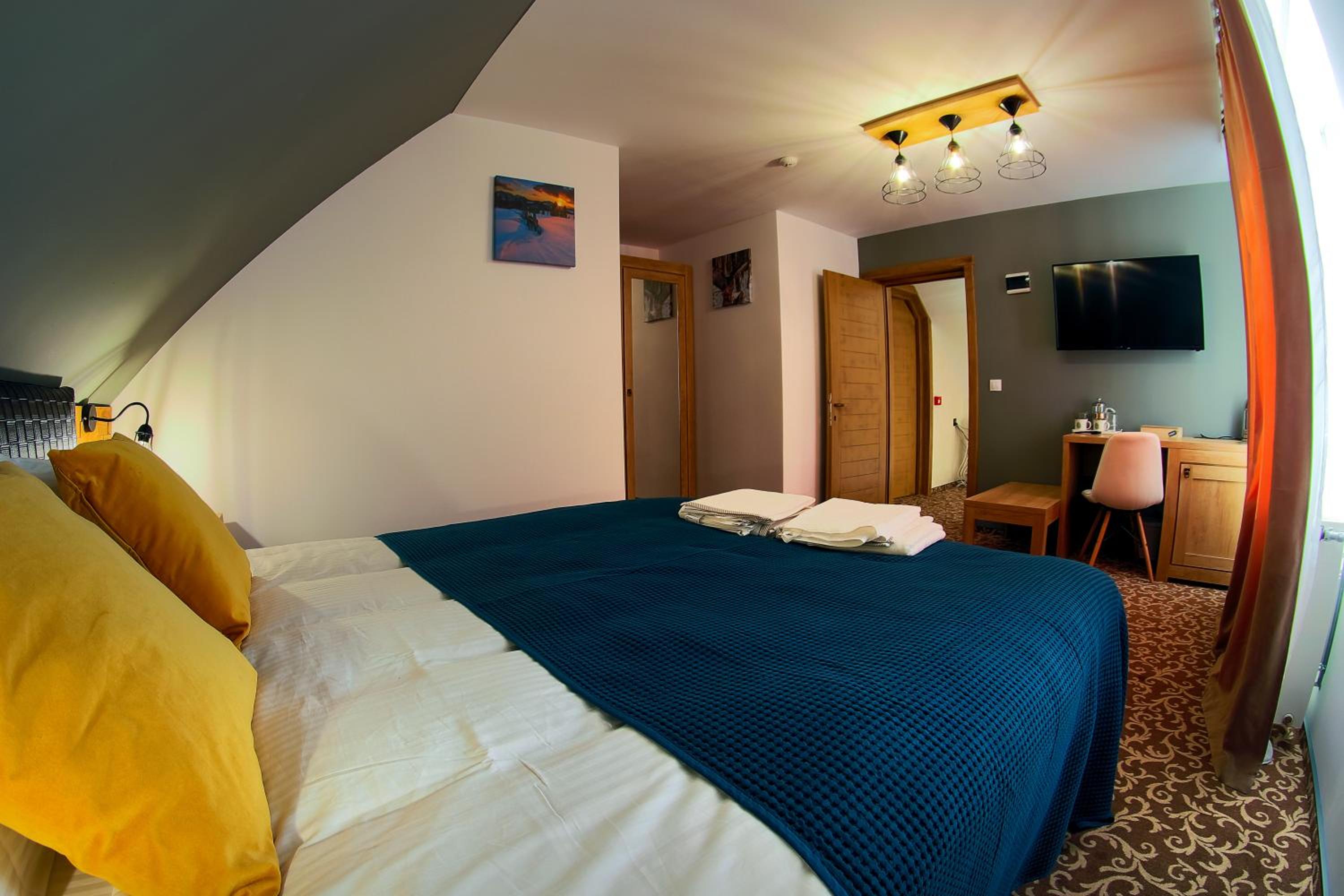 Deluxe Room - Photo 6