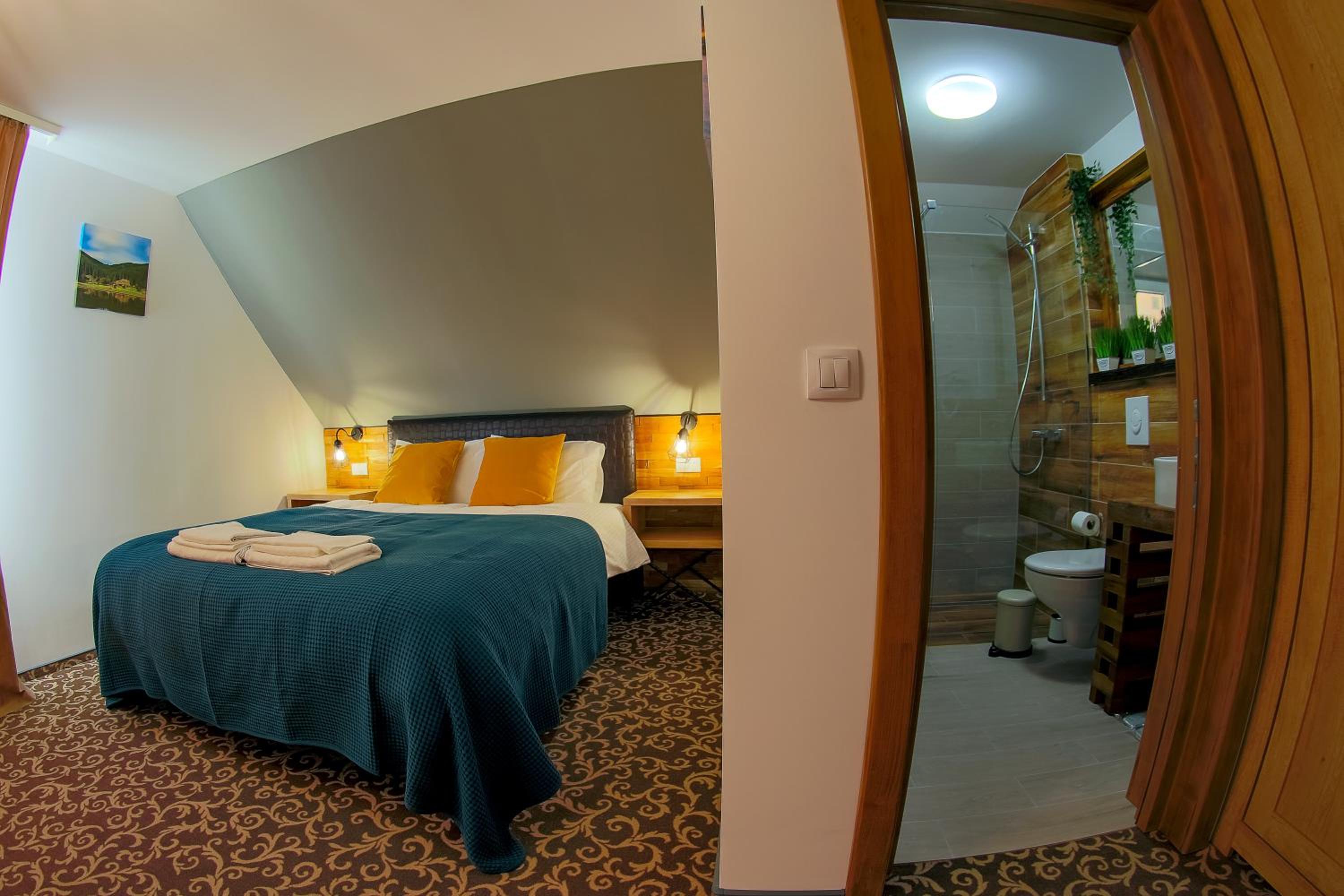 Deluxe Room - Photo 5