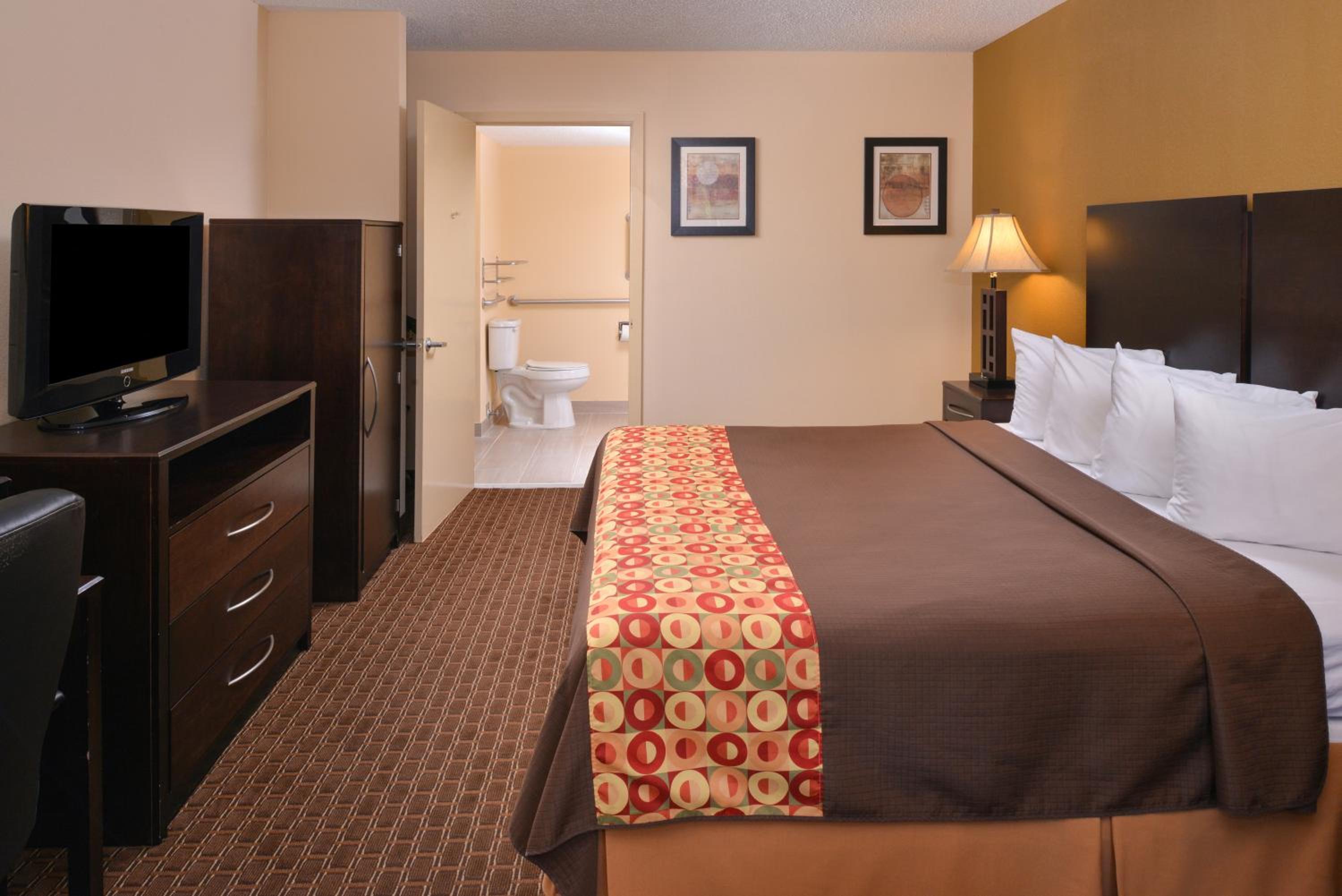 King Room - Disability Access photo 2