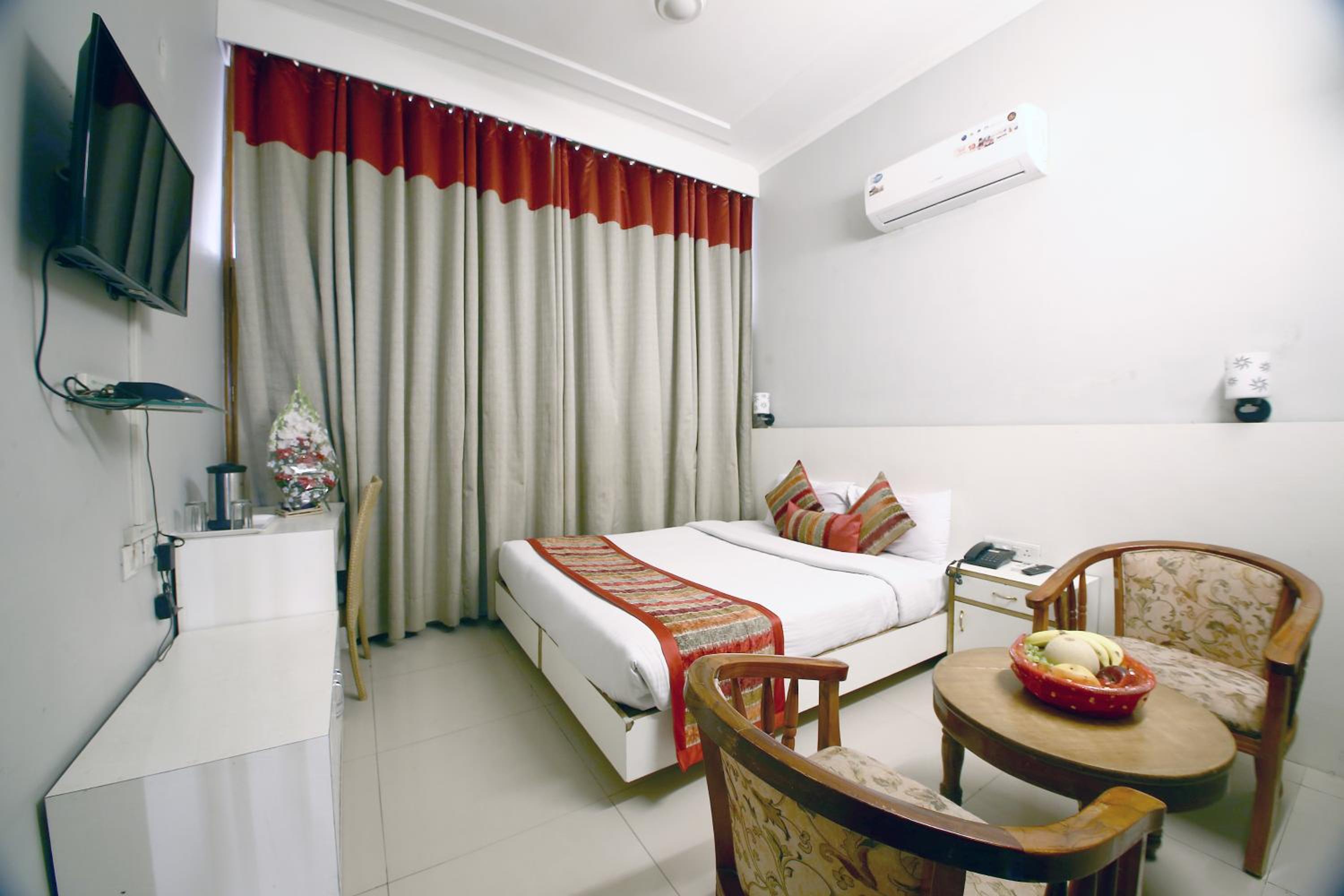 Deluxe Double Room - Photo 8