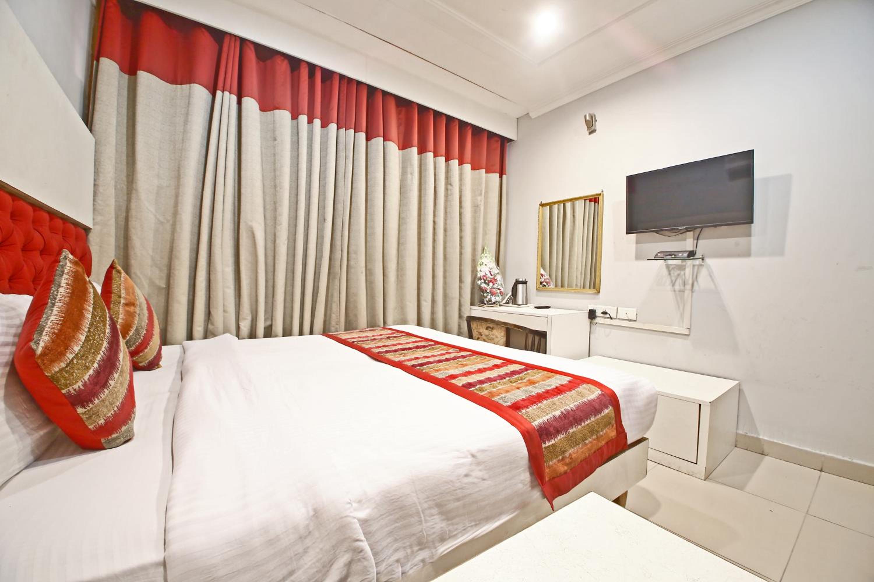 Deluxe Double Room - Photo 1