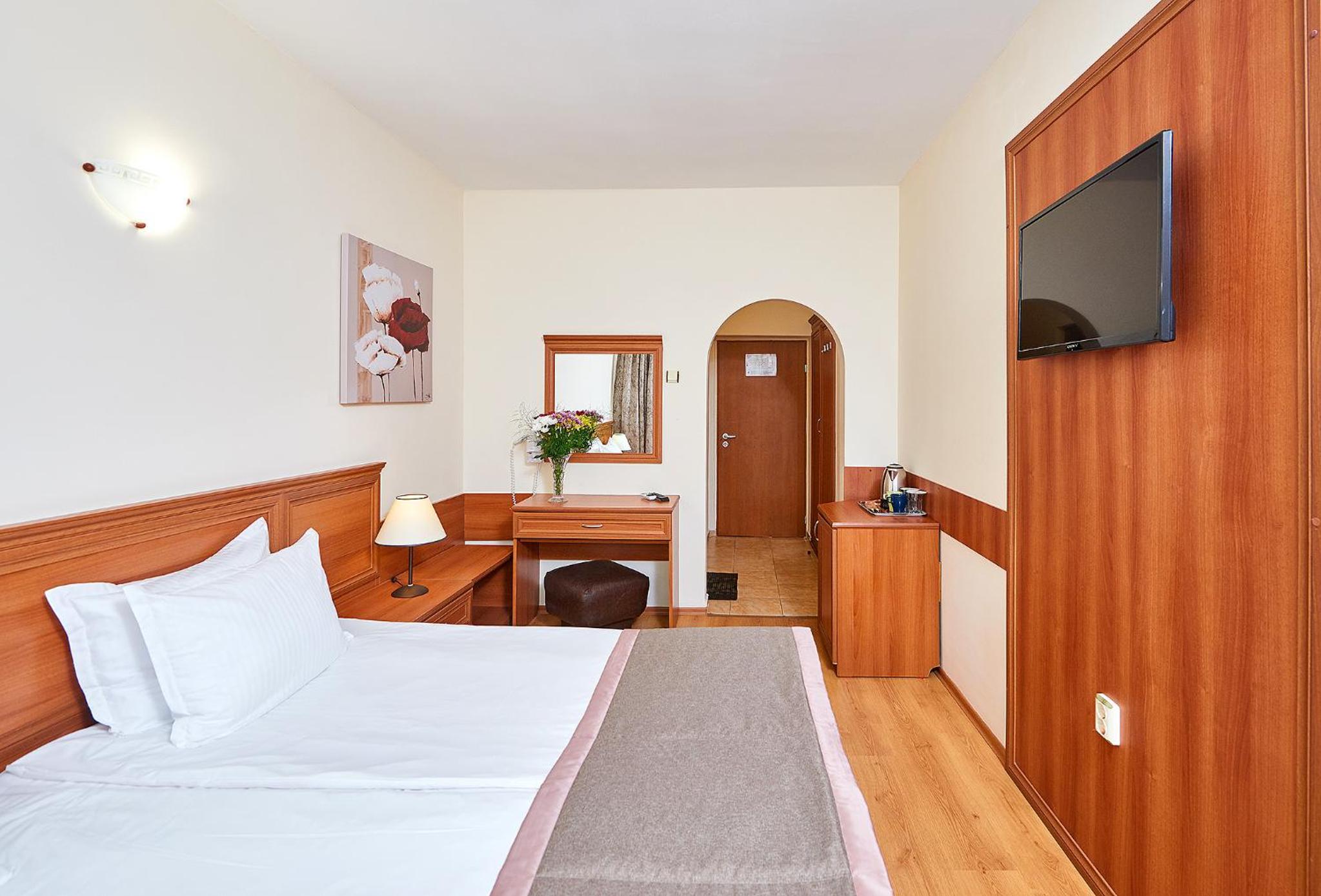 Standard Twin Room with Balcony photo 2