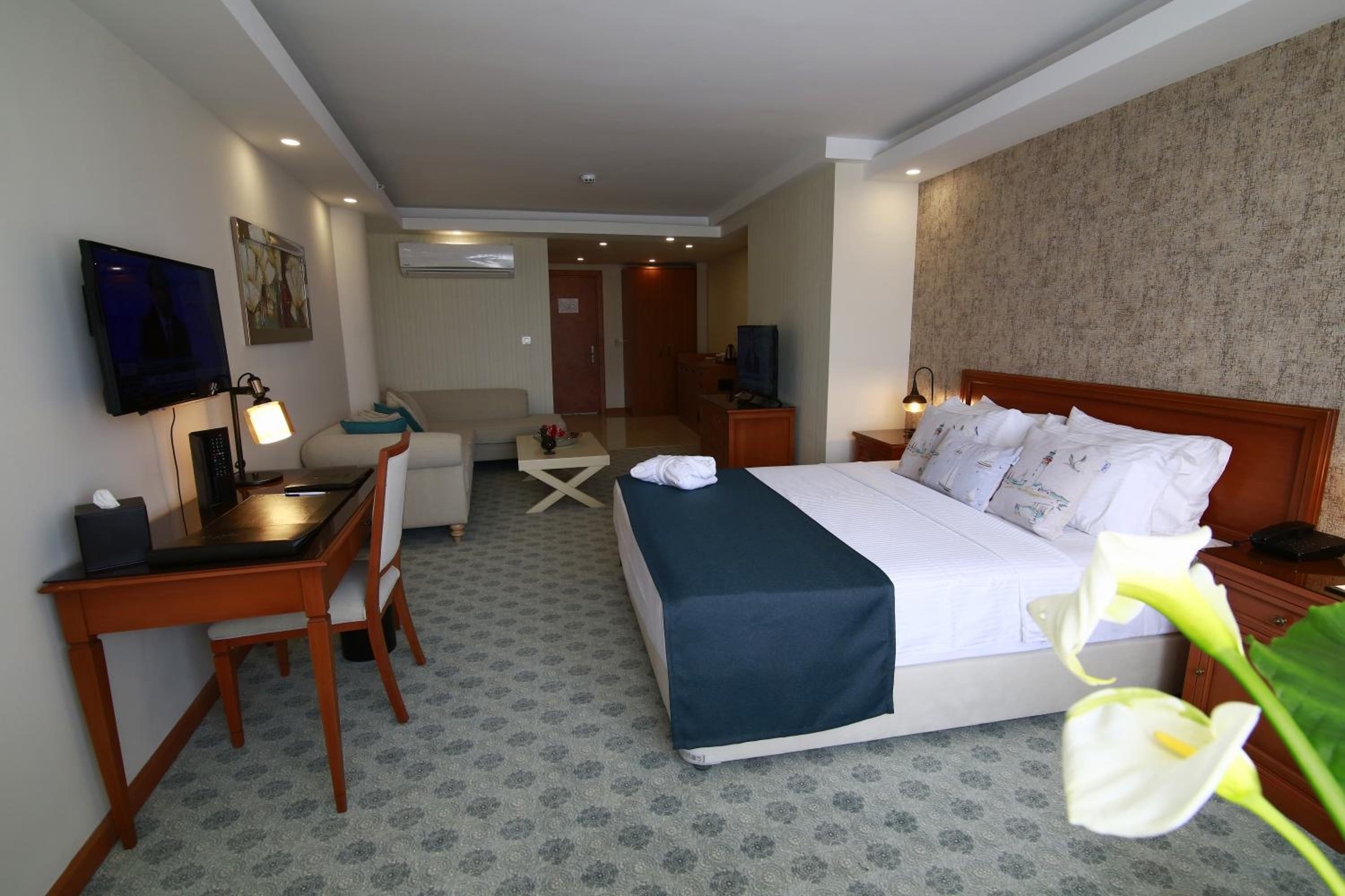 Queen Room - Photo 3