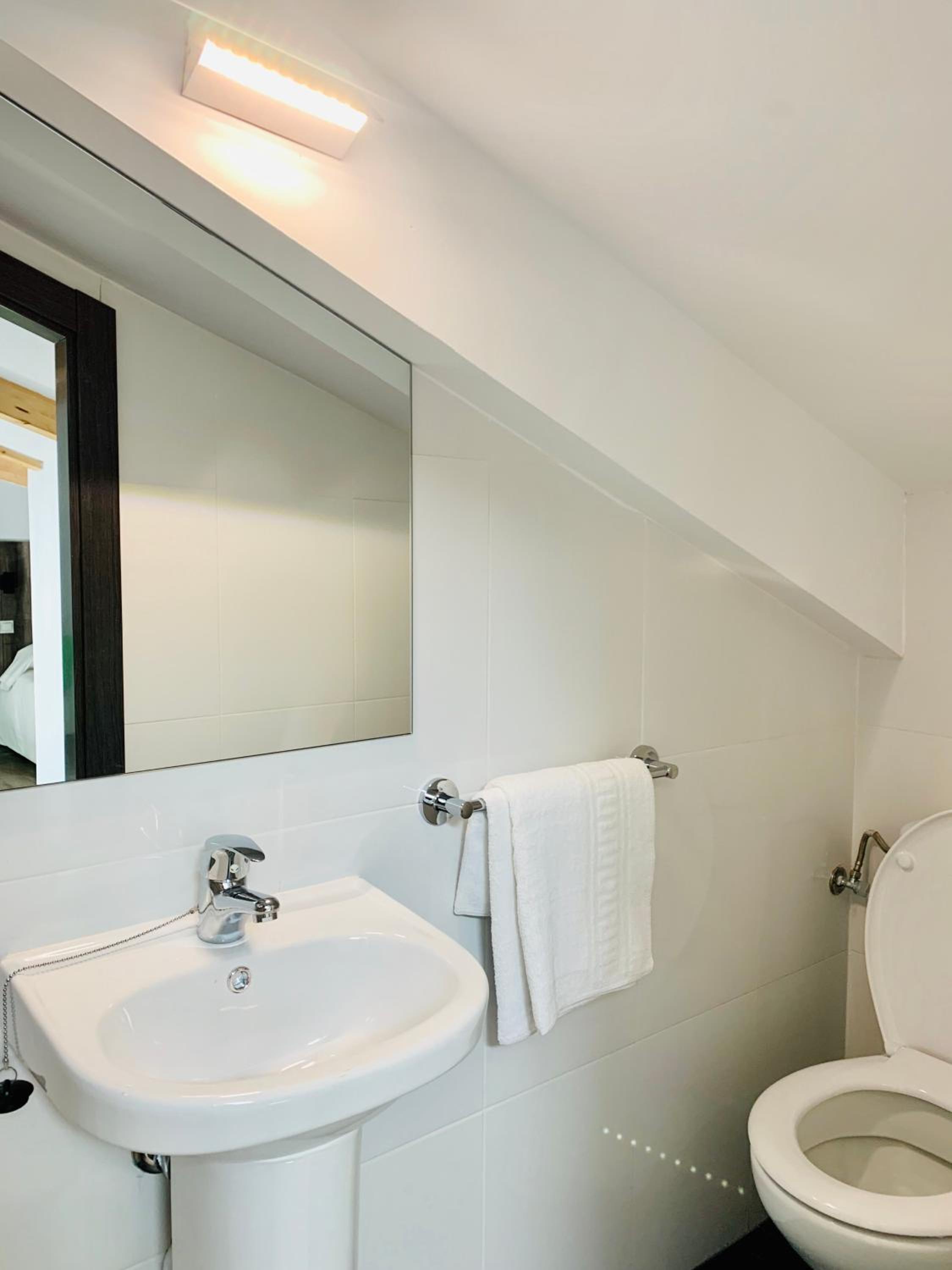 Studio Apartment - Photo 16