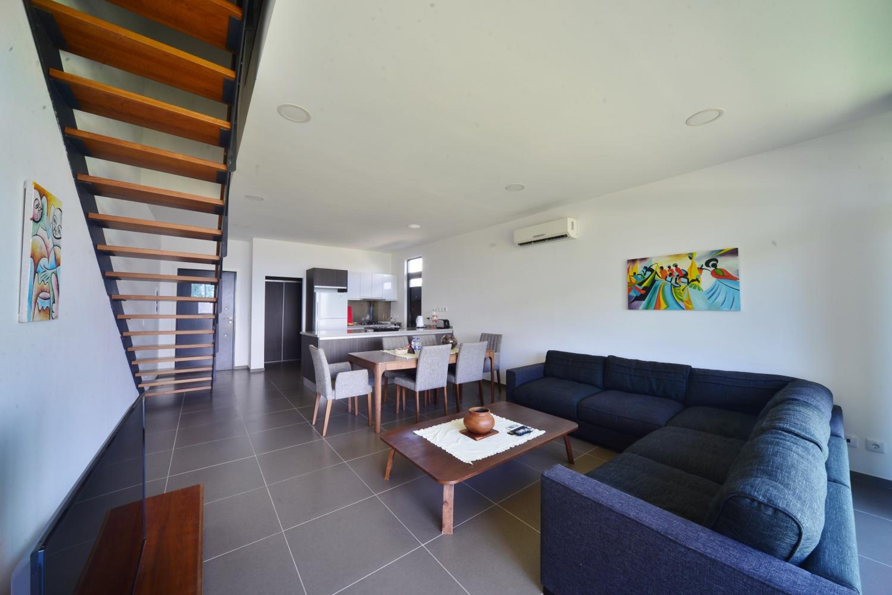 Villa photo 1