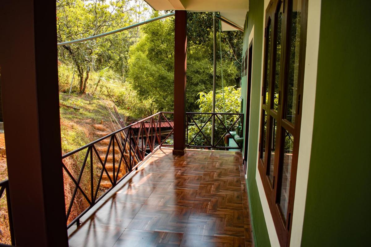 King Room with Balcony photo 3