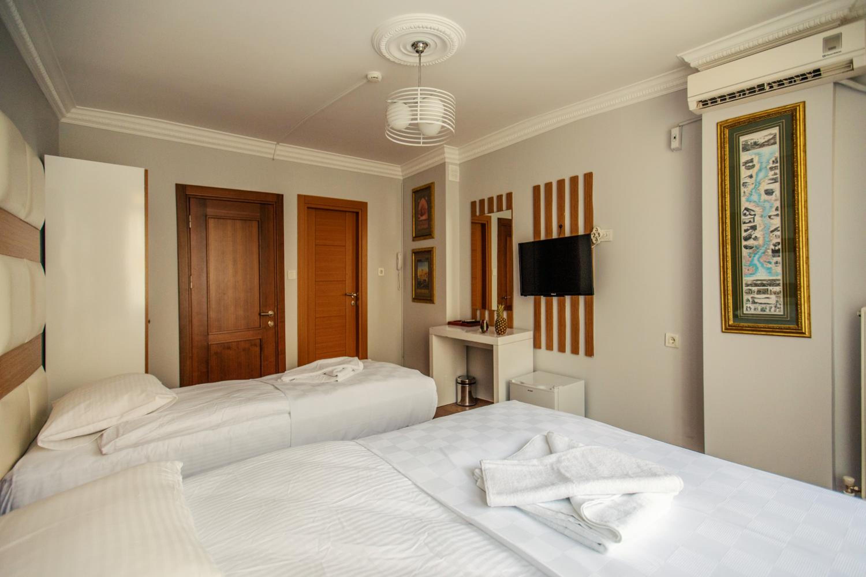 Basic Triple Room photo 1