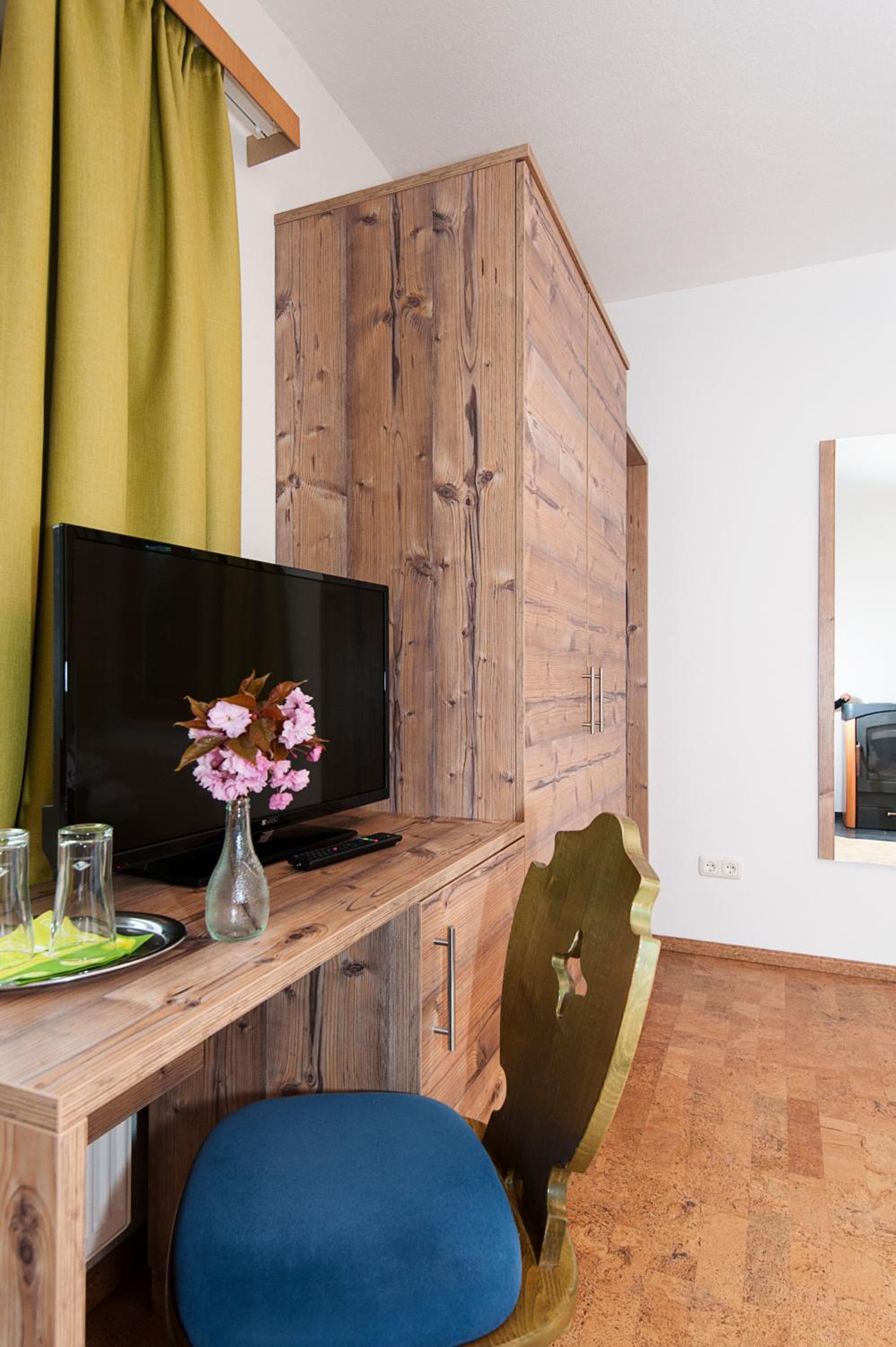 Large Double Room photo 2