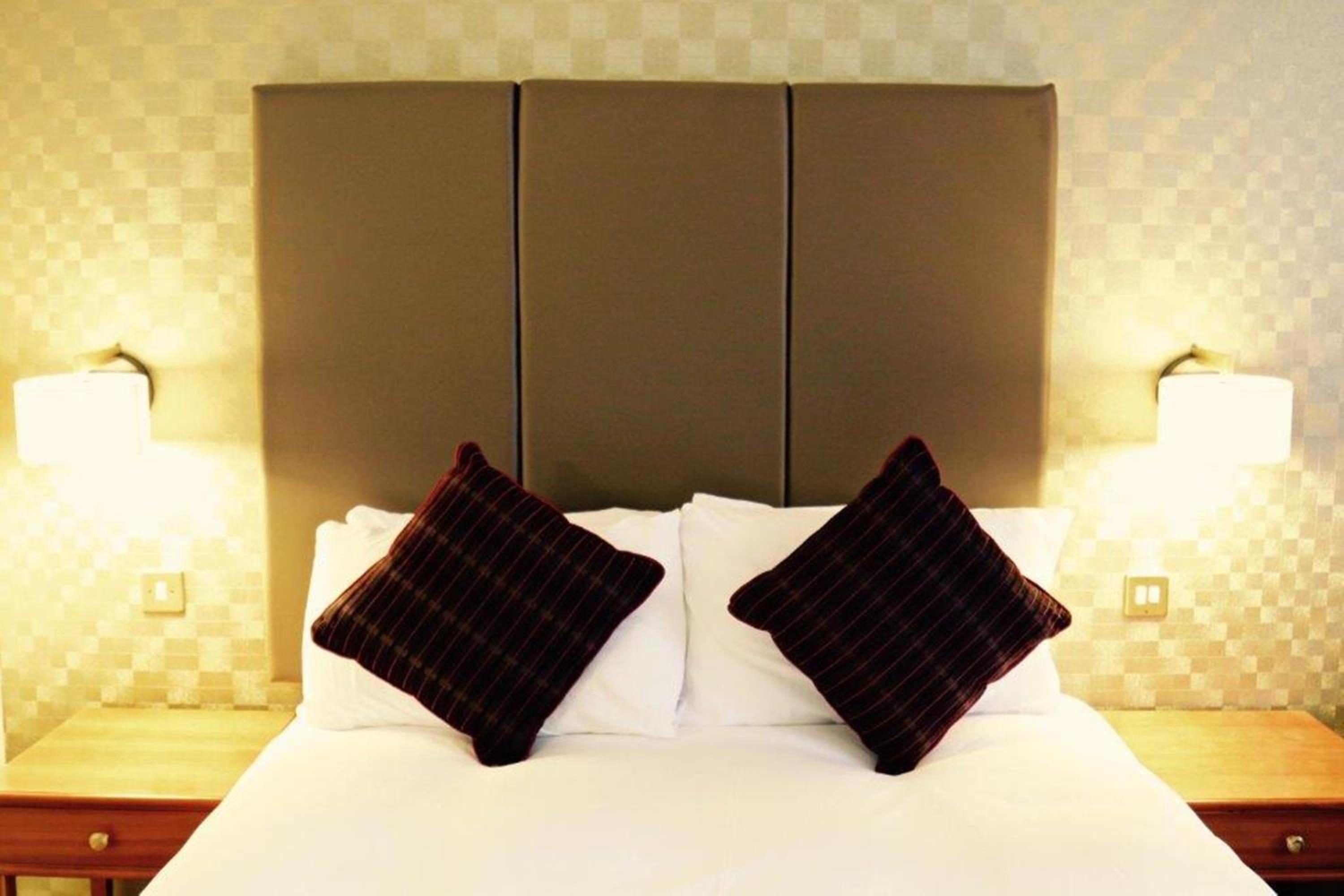 Executive Double Room (Inc FREE PARKING, POOL & GYM) - Photo 3