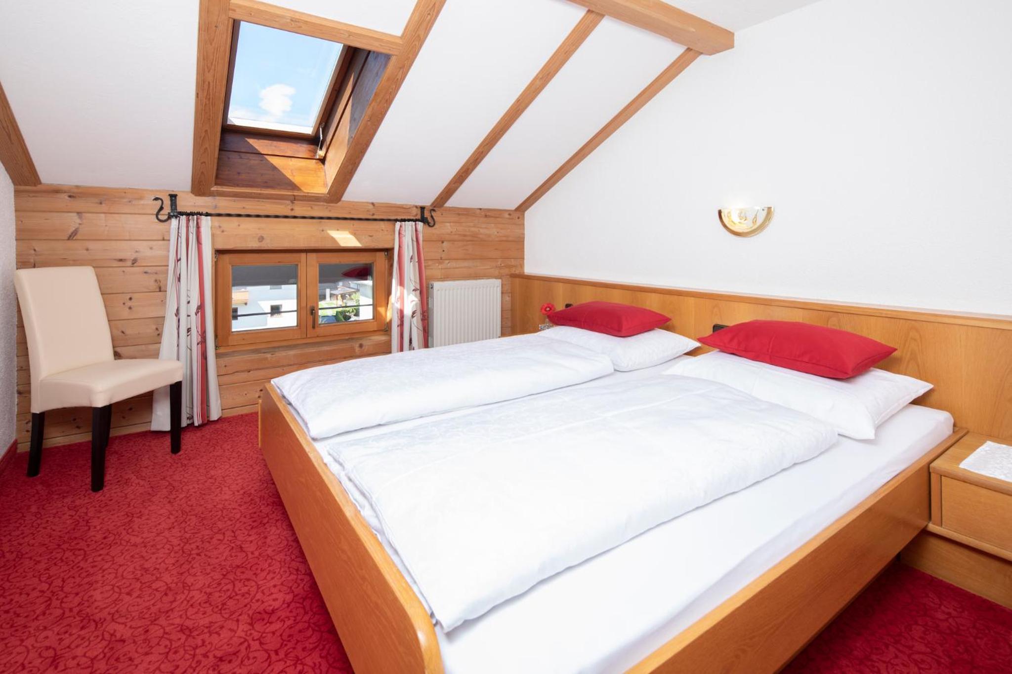 One-Bedroom Apartment with Balcony photo 3