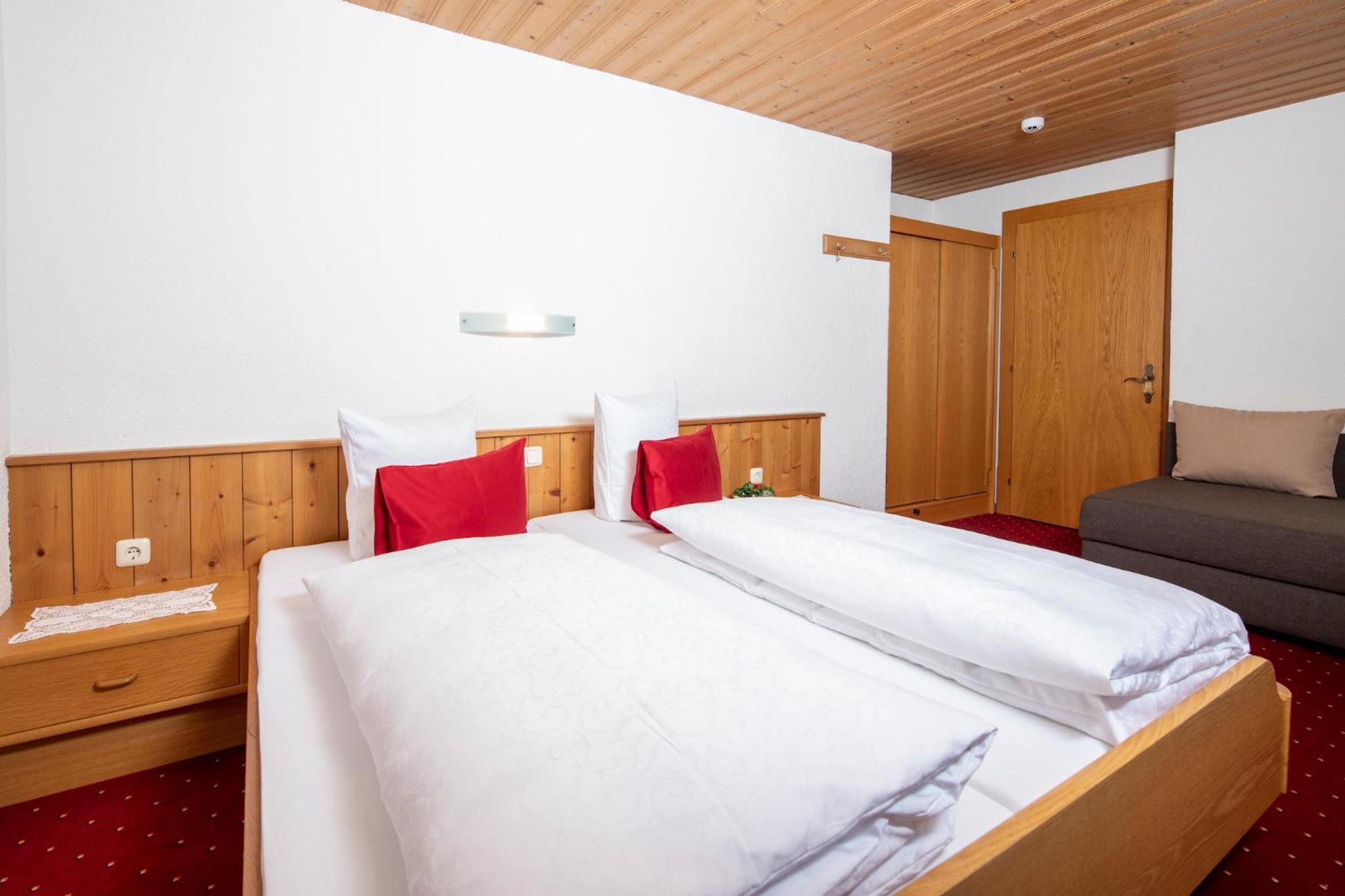 Standard Two-Bedroom Apartment with Balcony photo 2