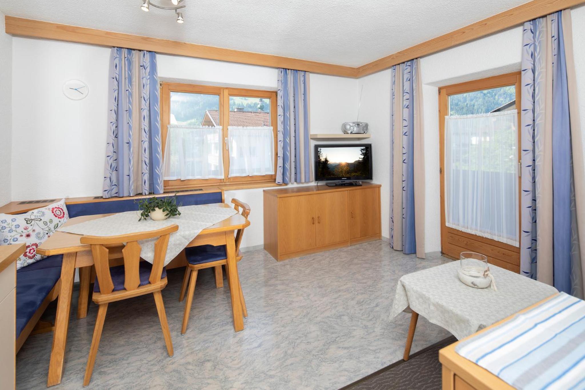 Standard Two-Bedroom Apartment with Balcony photo 3