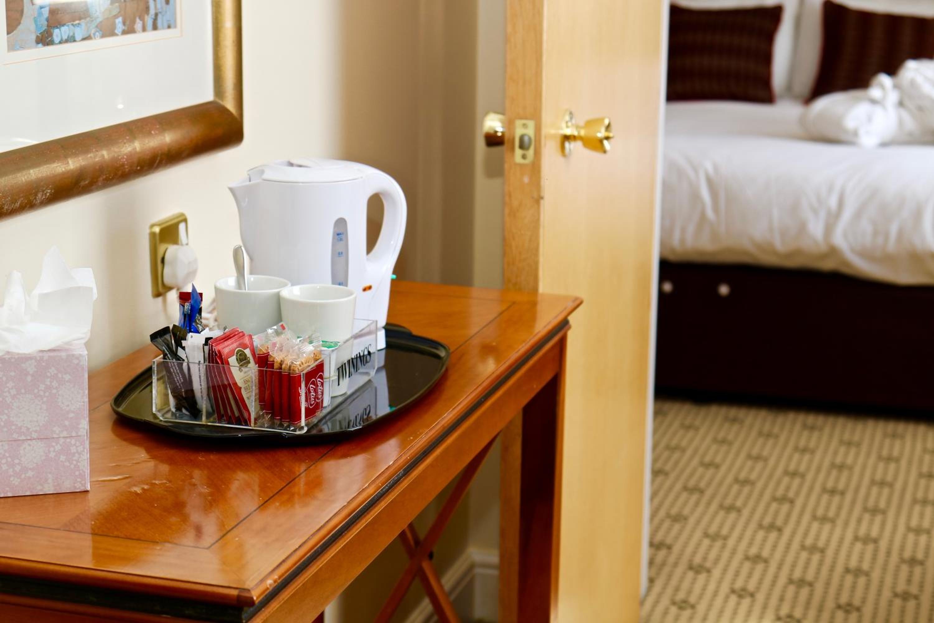 Deluxe Suite (Inc FREE PARKING, POOL & GYM) - Photo 2
