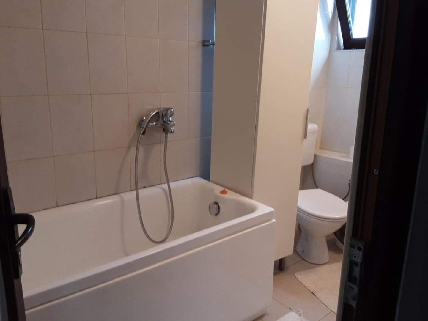 Triple Room with Bath - Photo 2