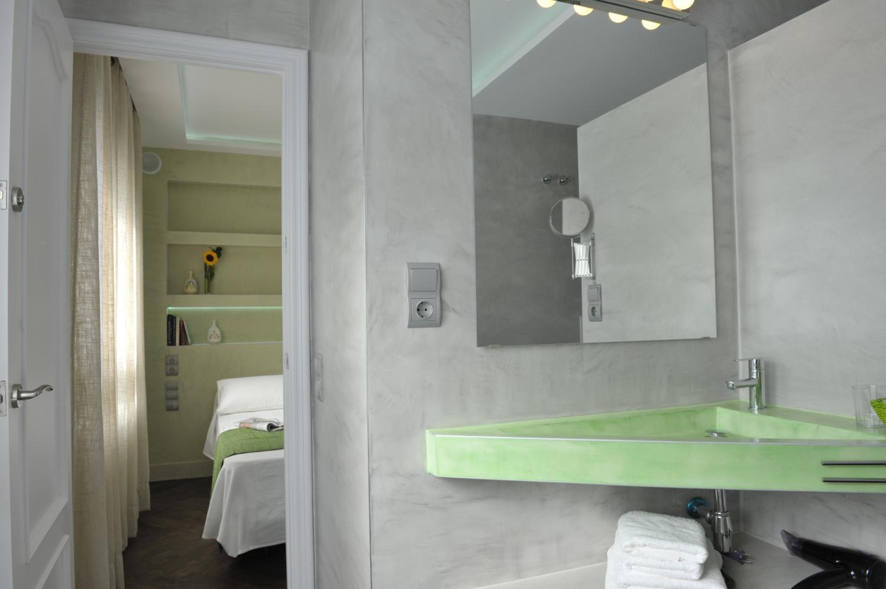 Two-Bedroom Apartment With Spa Bath photo 2