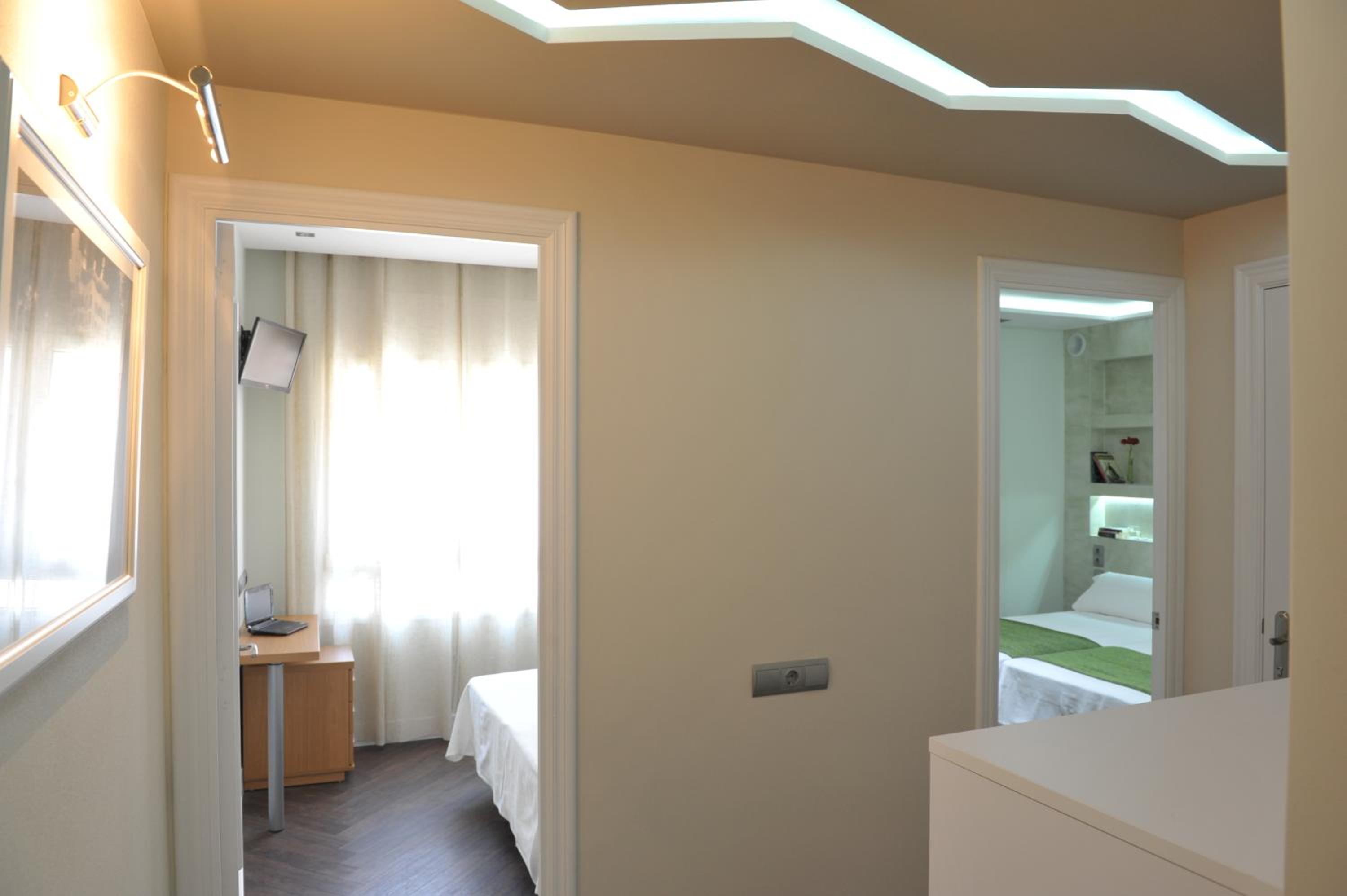 Apartamento de Tres Habitaciones con Bañera de Hidromasaje