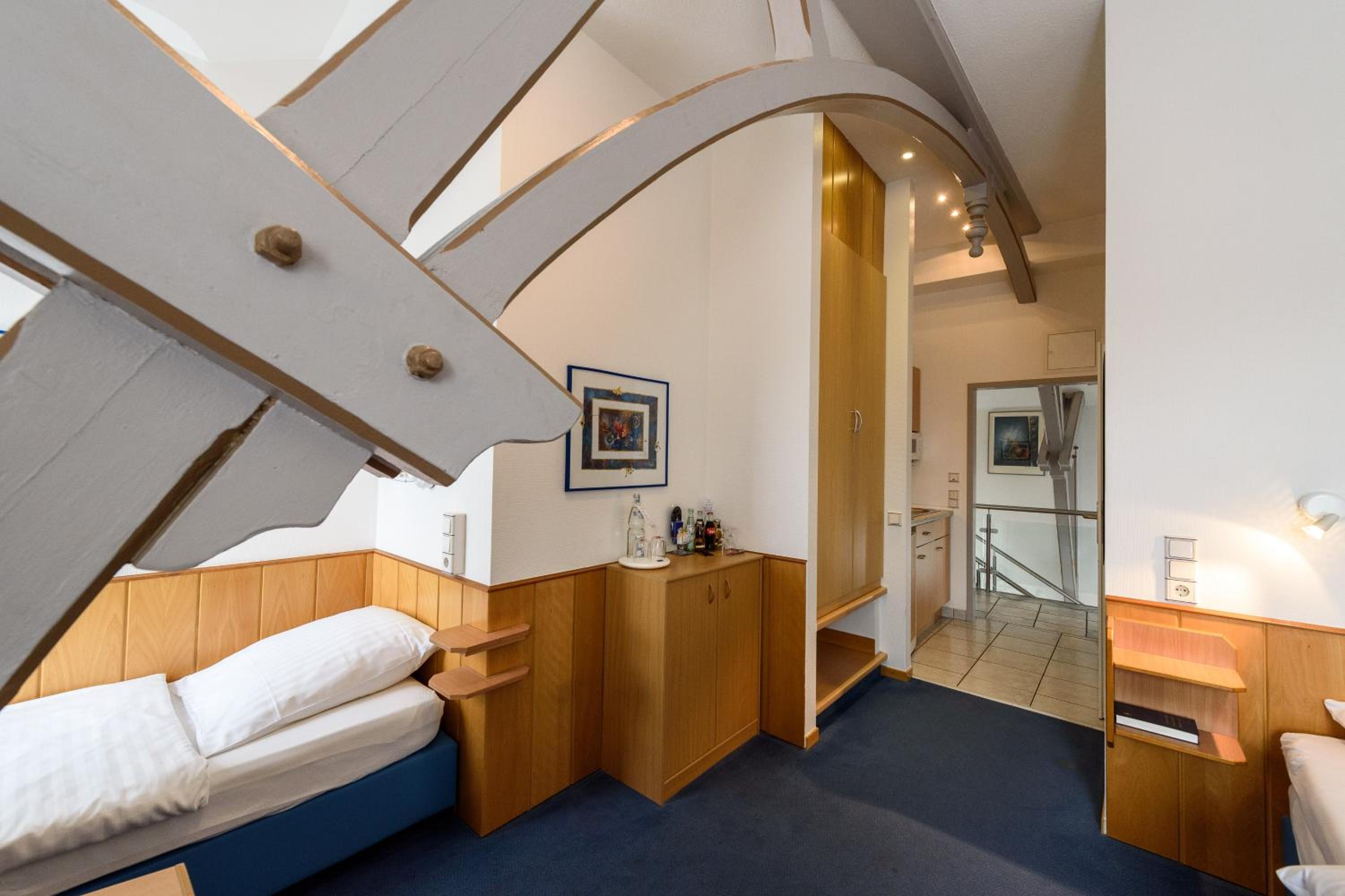Standard Twin Room photo 3