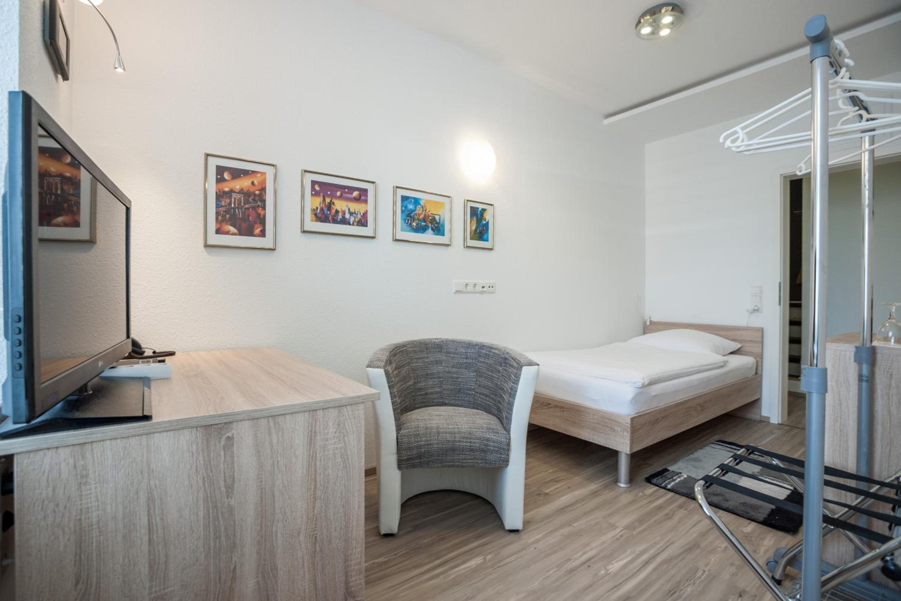 Standard Single Room photo 2