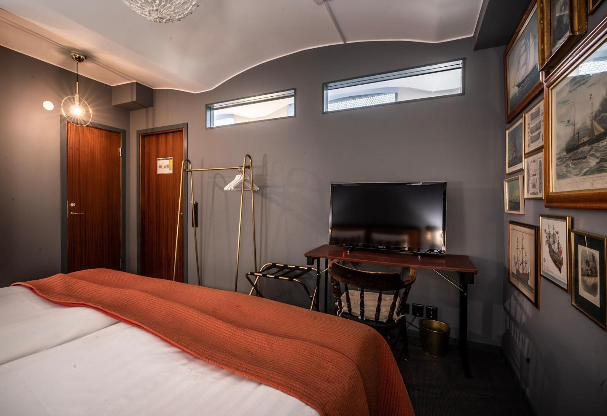 Family Room without Window