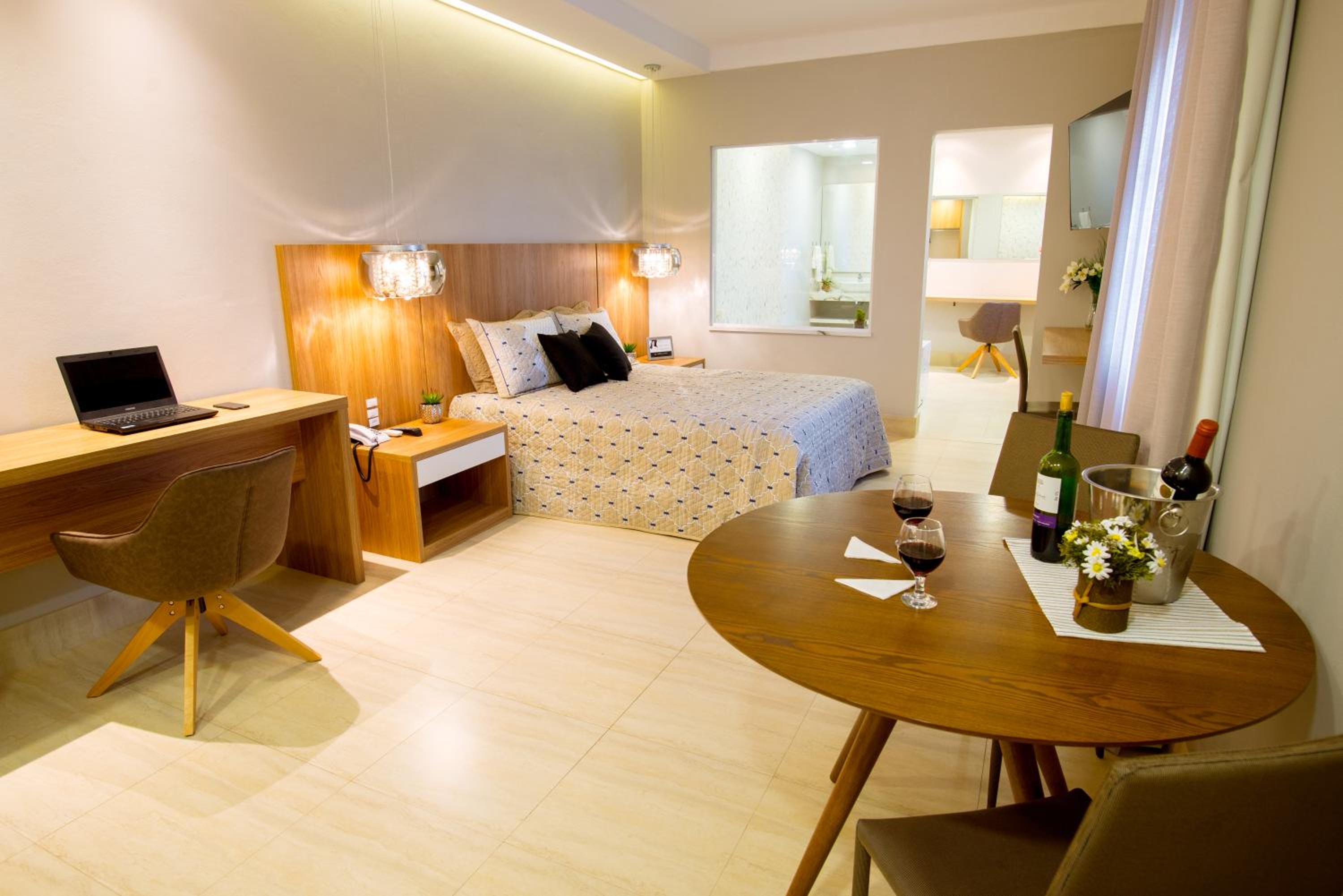 Suite with Spa Bath photo 1
