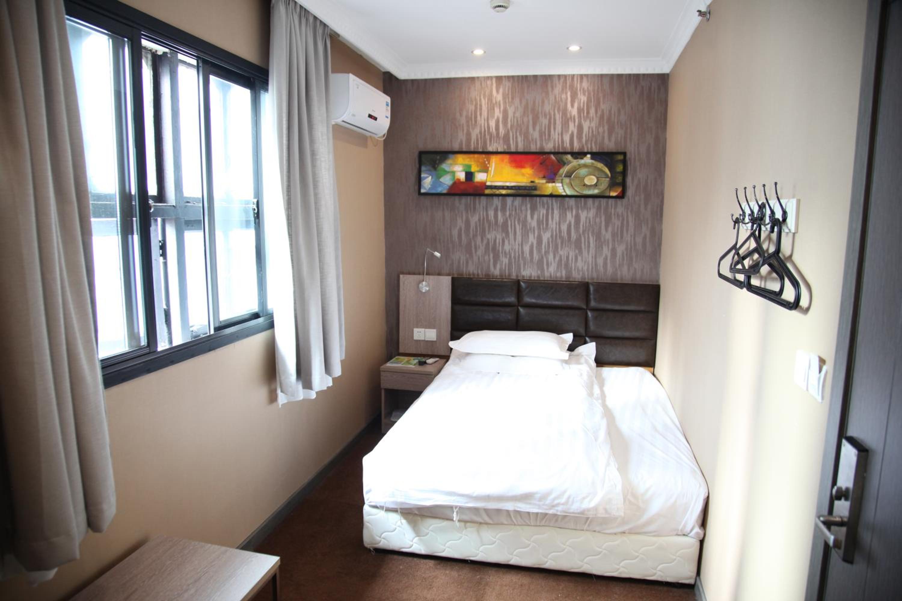 Small Double Room photo 1