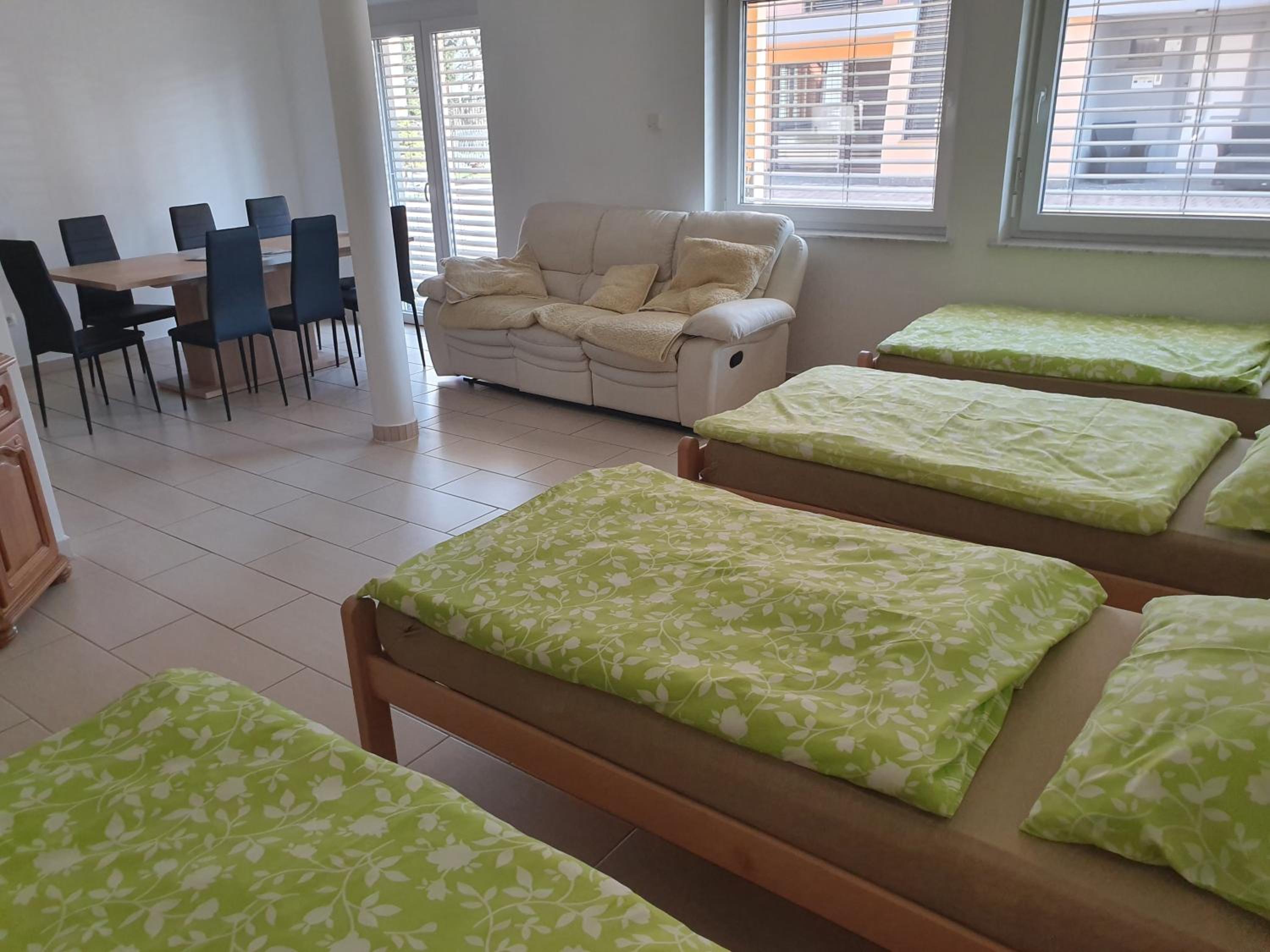 Apartment - Ground Floor - Photo 1
