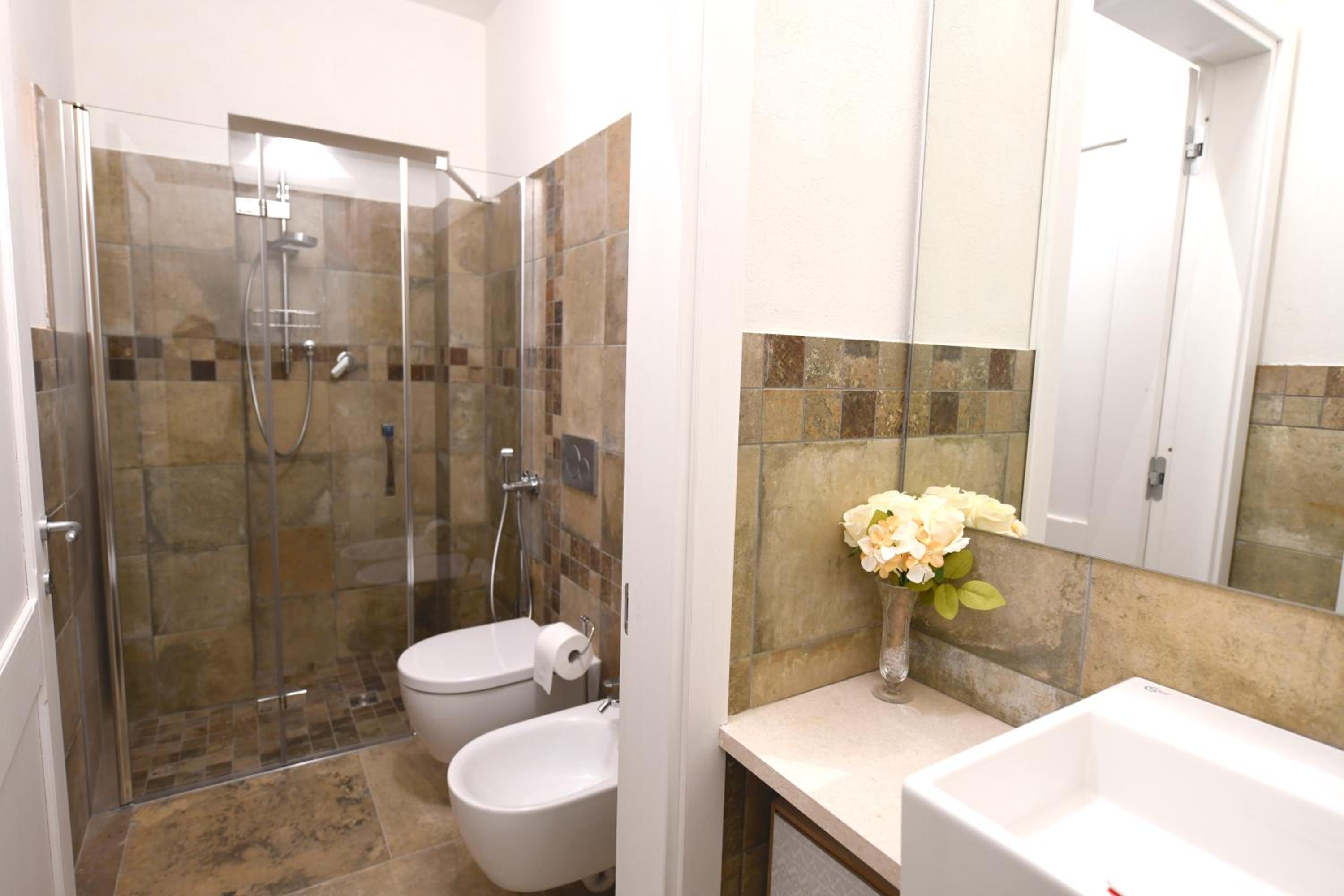 One-Bedroom House photo 3