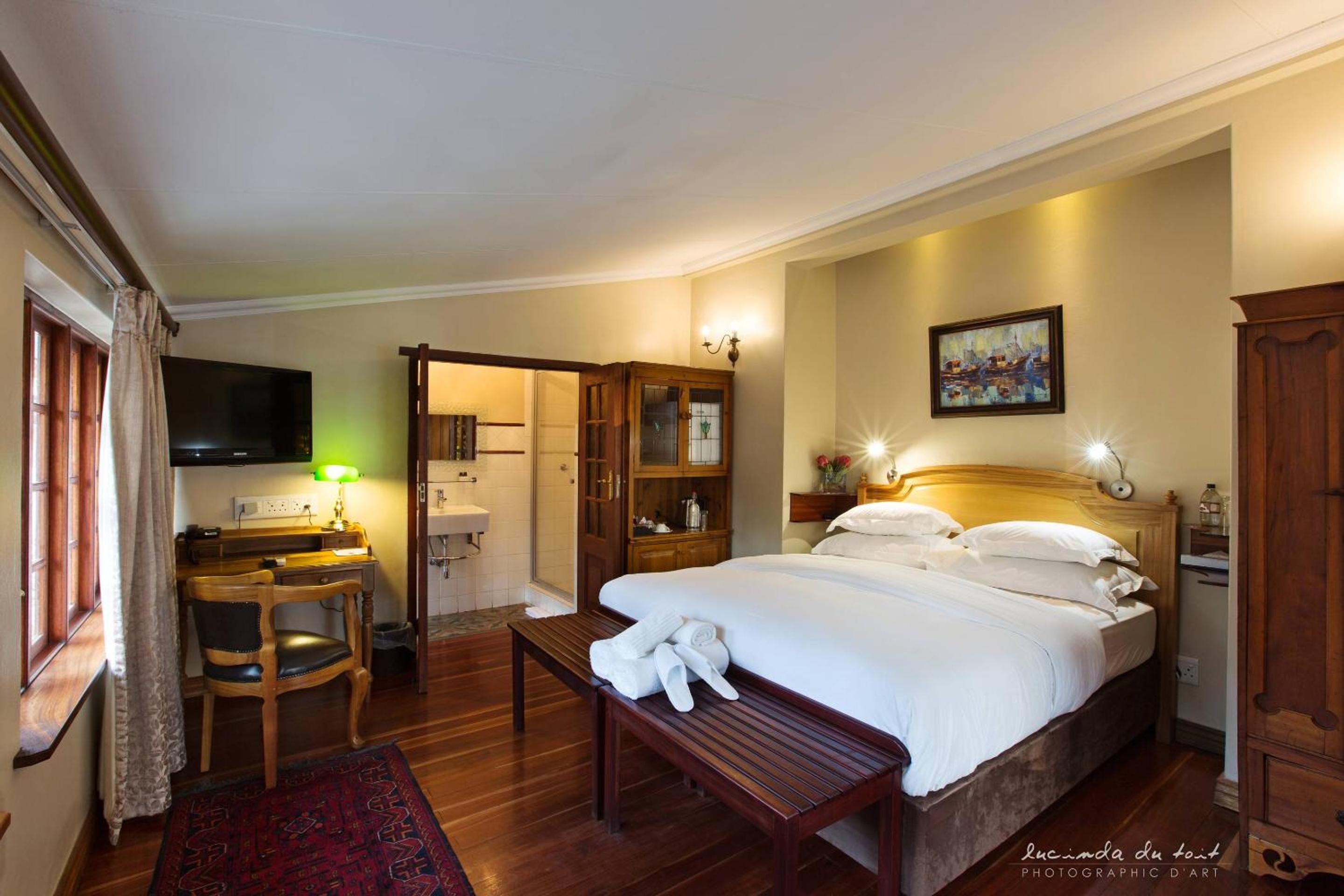 Luxury King Room - Photo 1