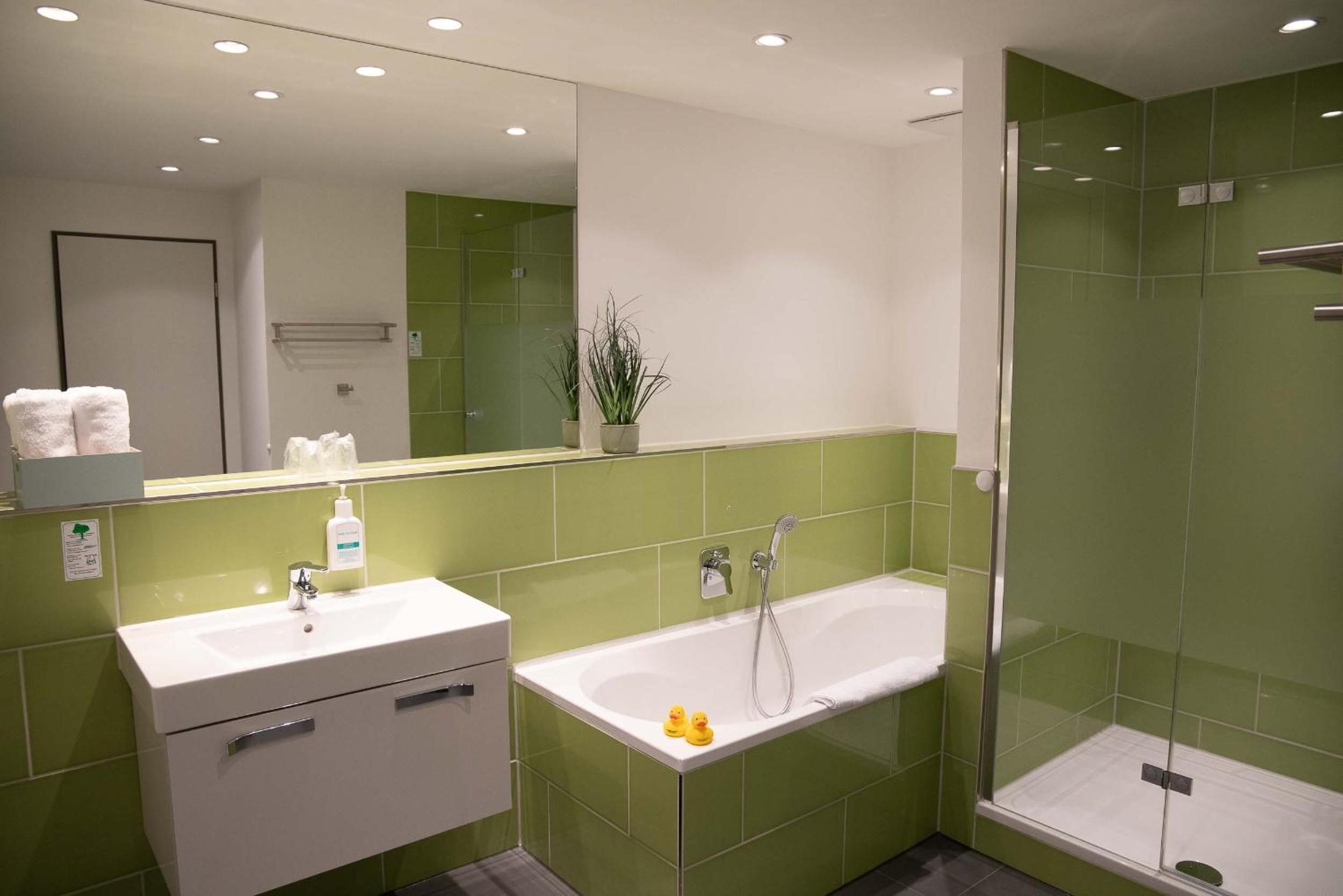 One-Bedroom Suite - Photo 2