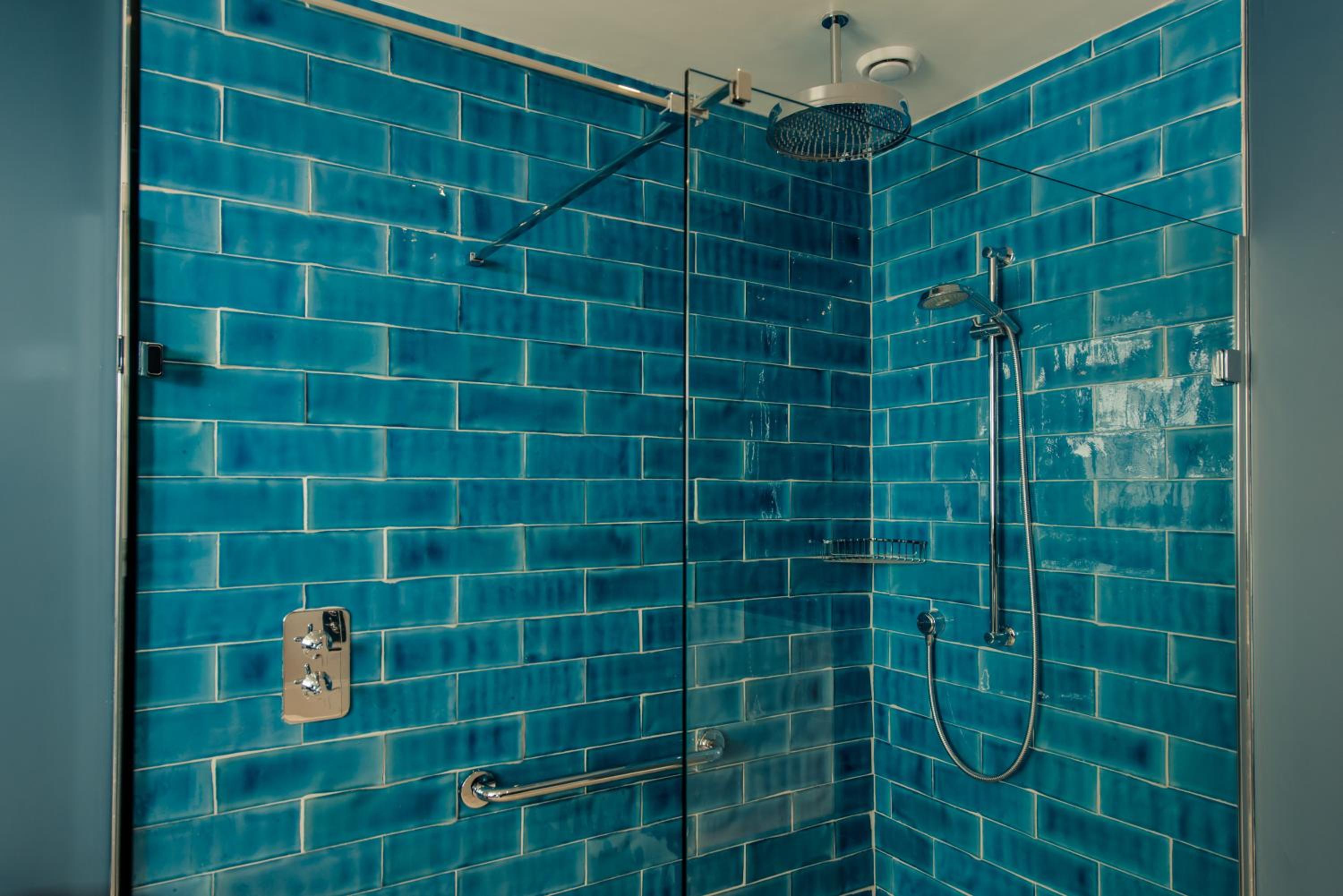 Coach House Room - Photo 13