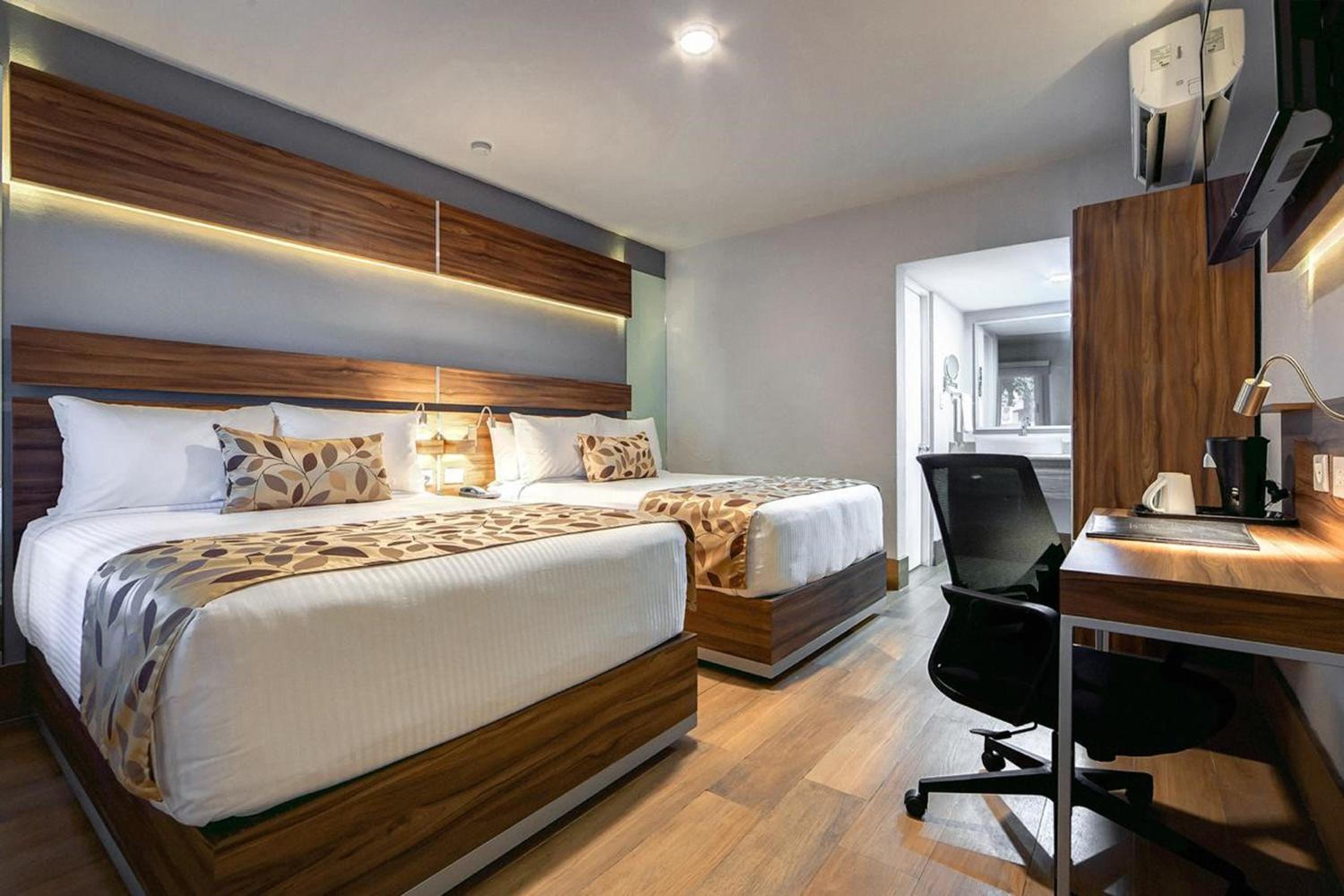 Queen Room - Accessible/Non-Smoking - Photo 4