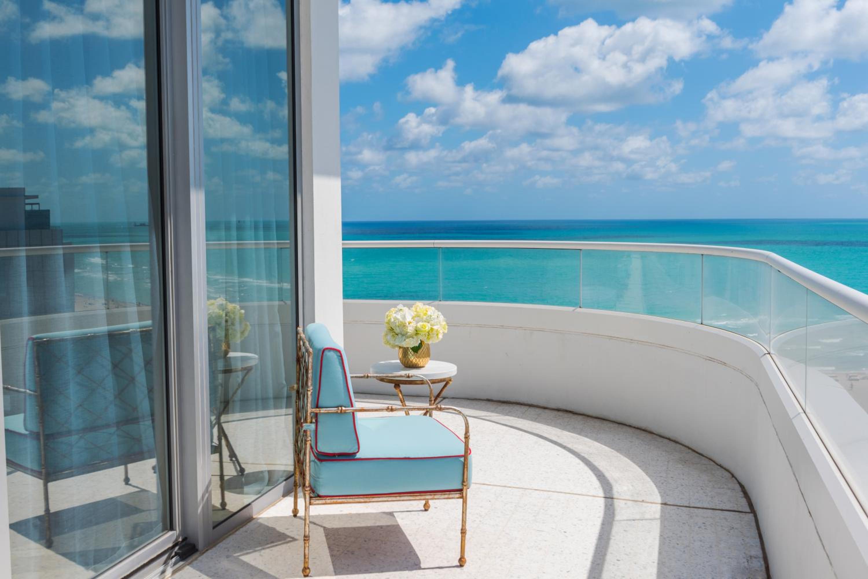 Three-Bedroom King Suite - Oceanfront thumbnail 6
