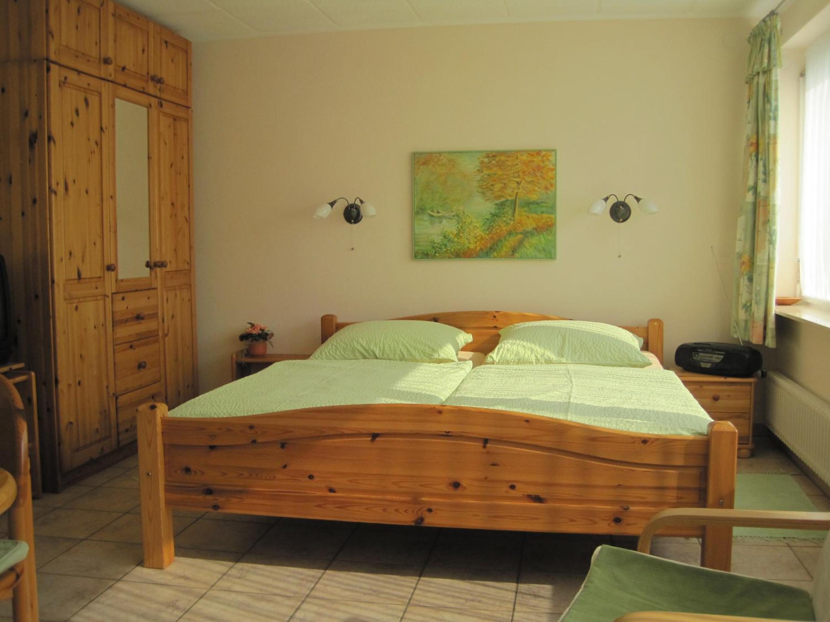 One-Bedroom Apartment with Garden photo 1