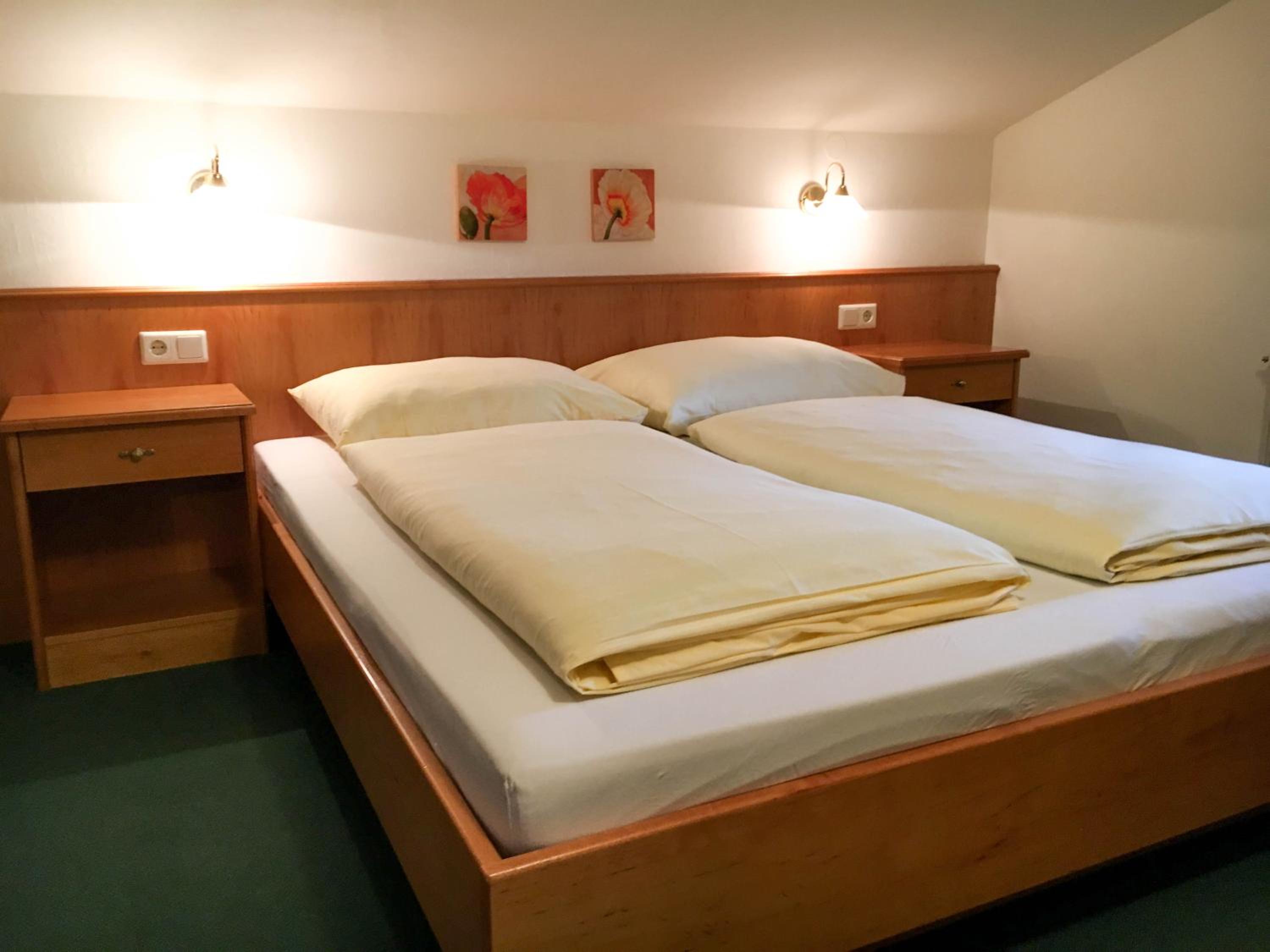 Large One-Bedroom Apartment with Balcony photo 1