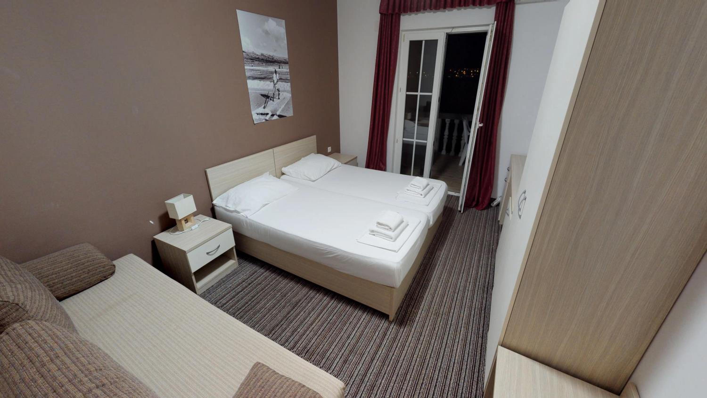 Triple Room with Balcony - Photo 3