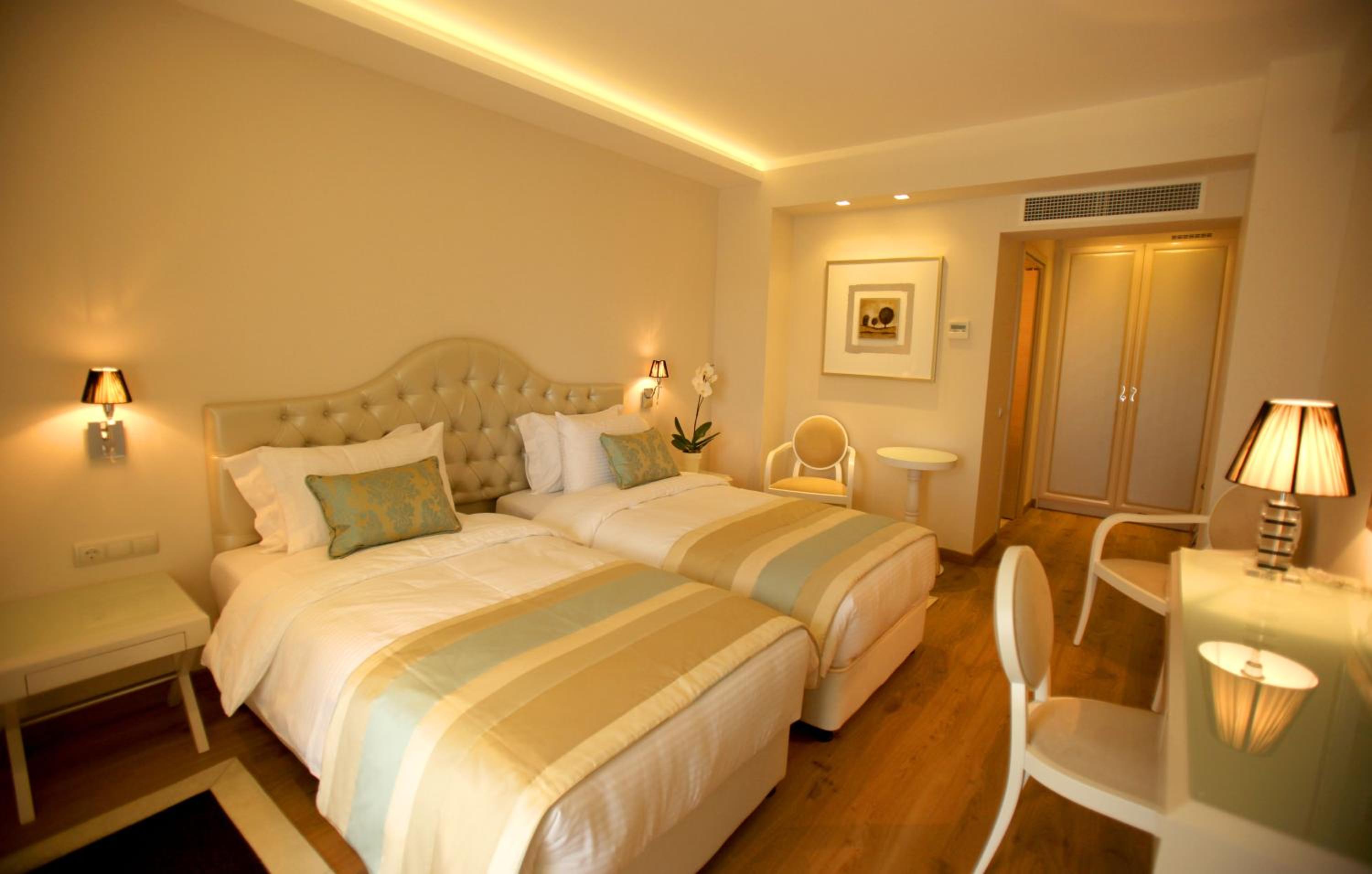 Double or Twin Room - Photo 7