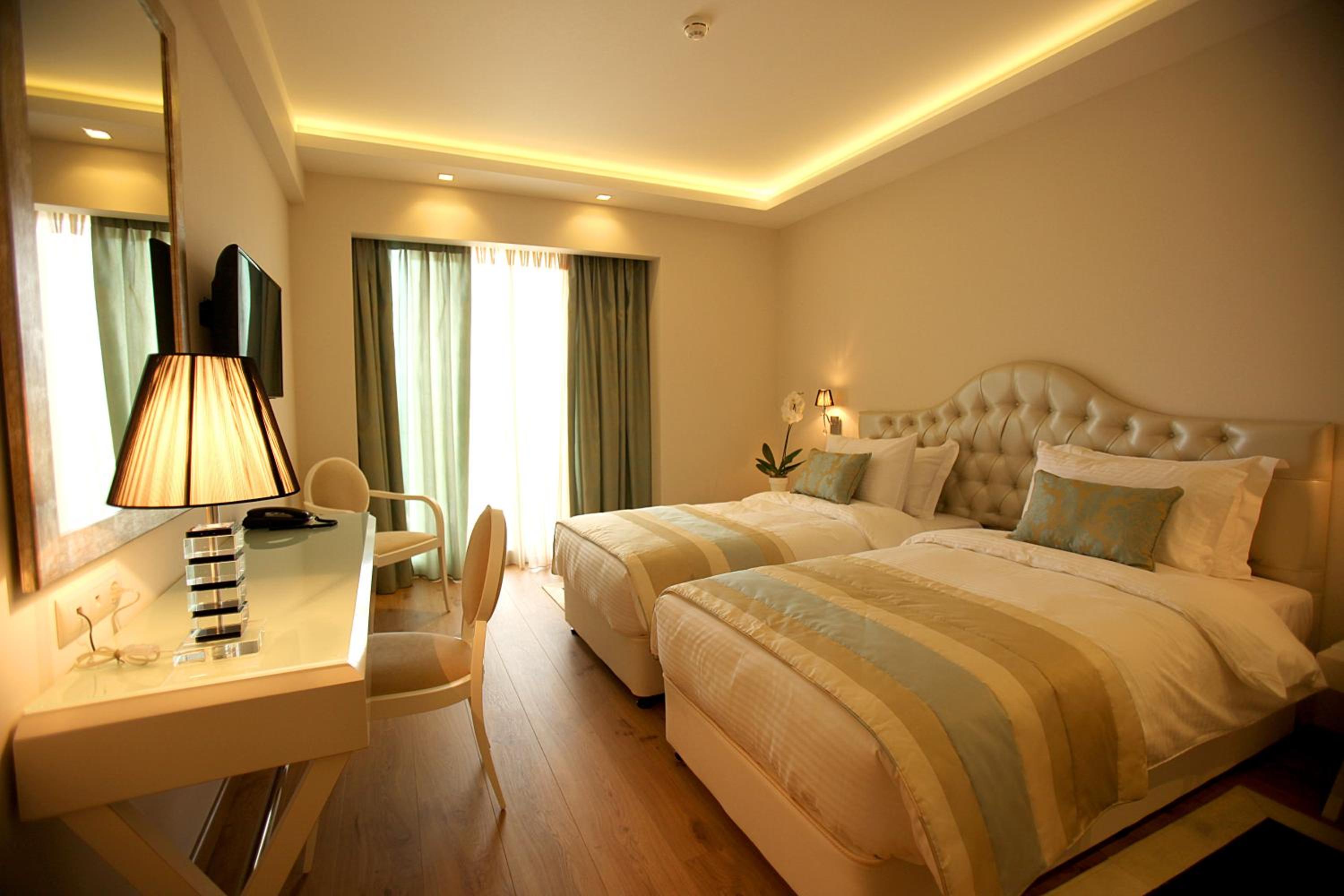 Family Room - Photo 8