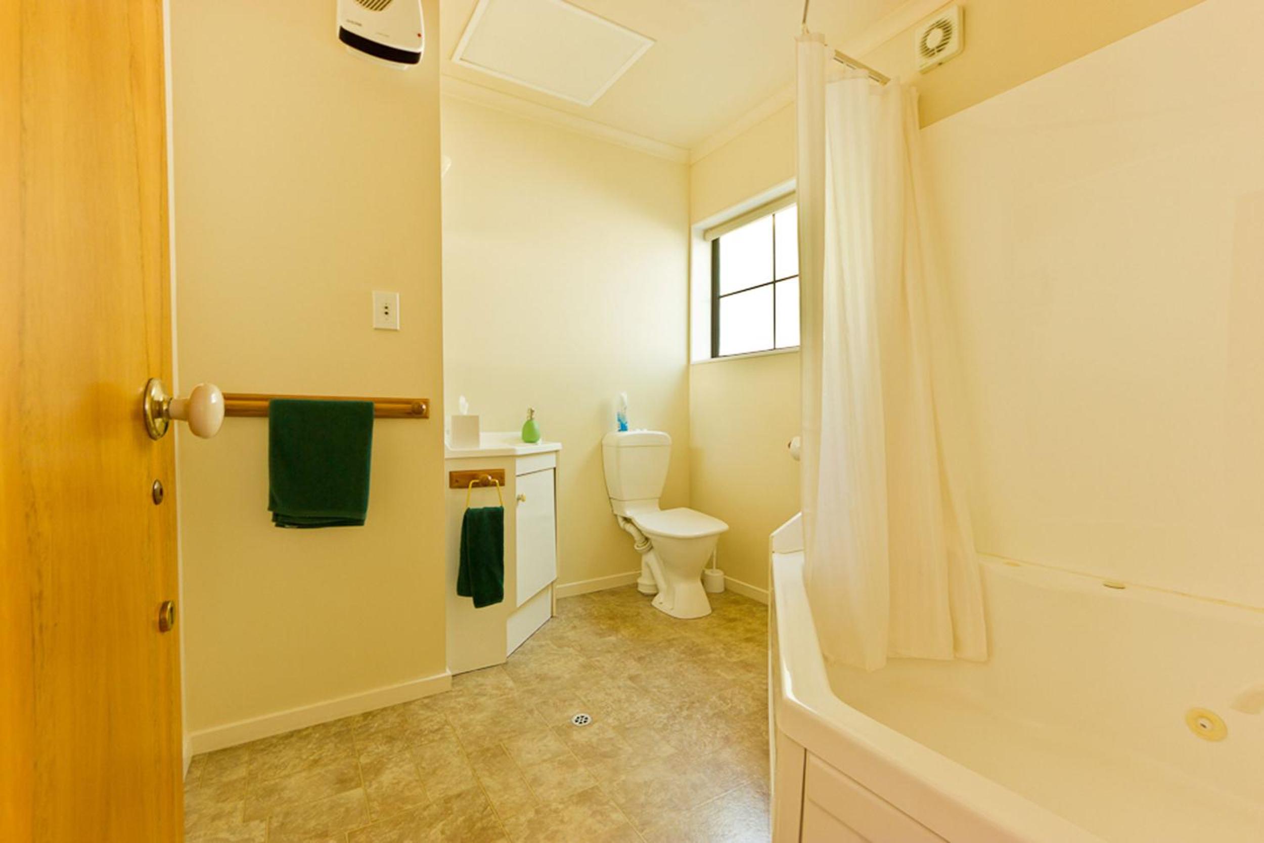 Studio with Spa Bath photo 3